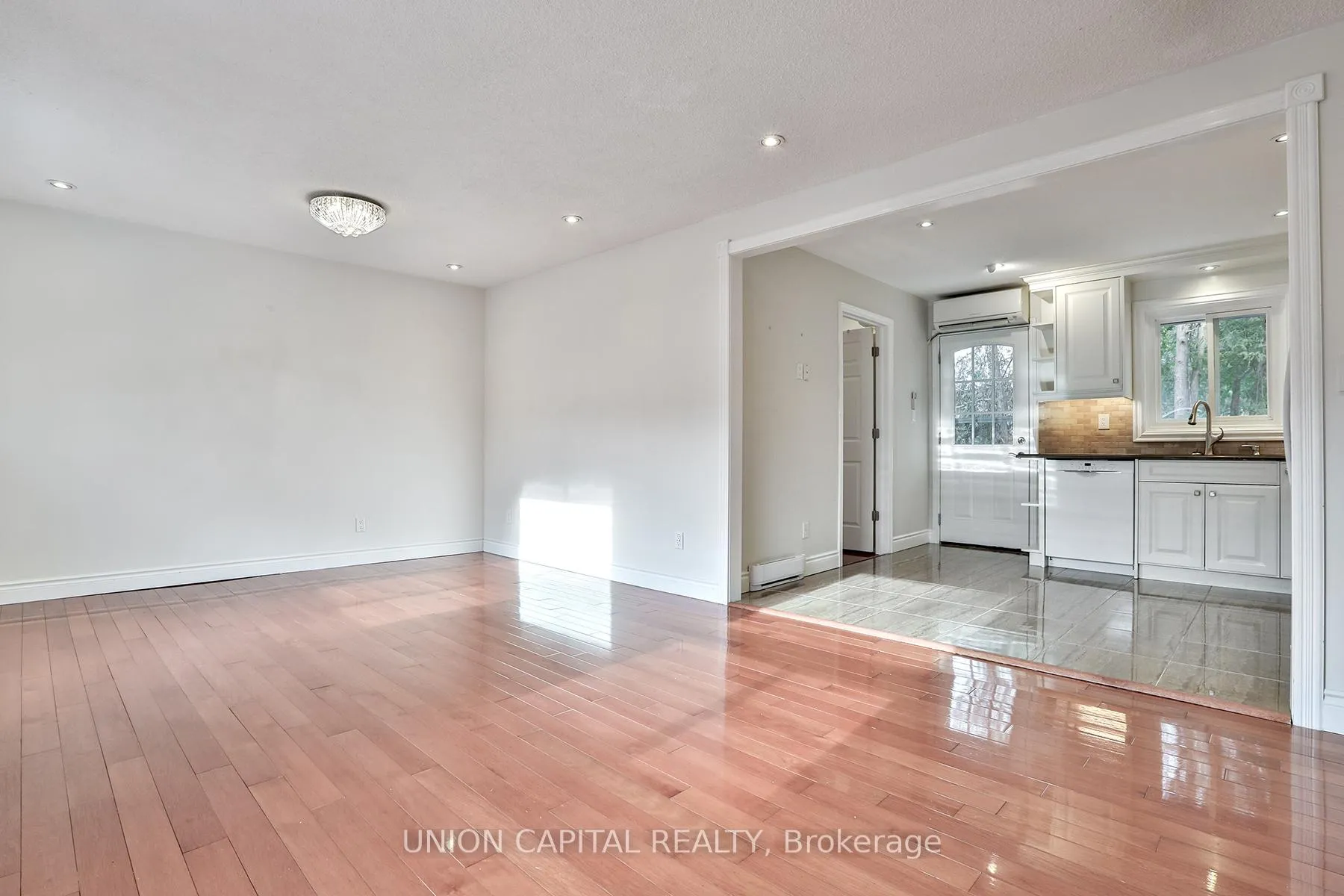 Photo 7 of Unit 14, 97 Henderson Avenue, Markham, Grandview — HOMEH
