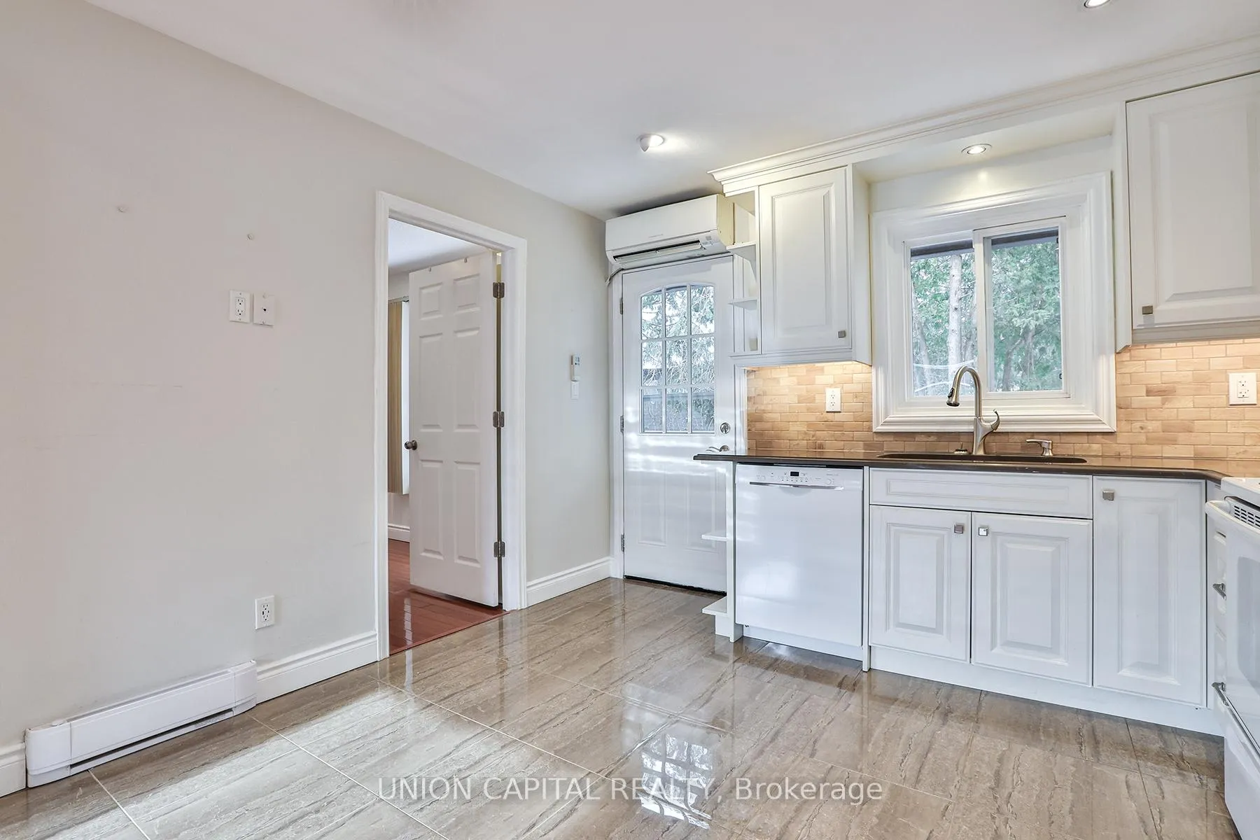 Photo 9 of Unit 14, 97 Henderson Avenue, Markham, Grandview — HOMEH