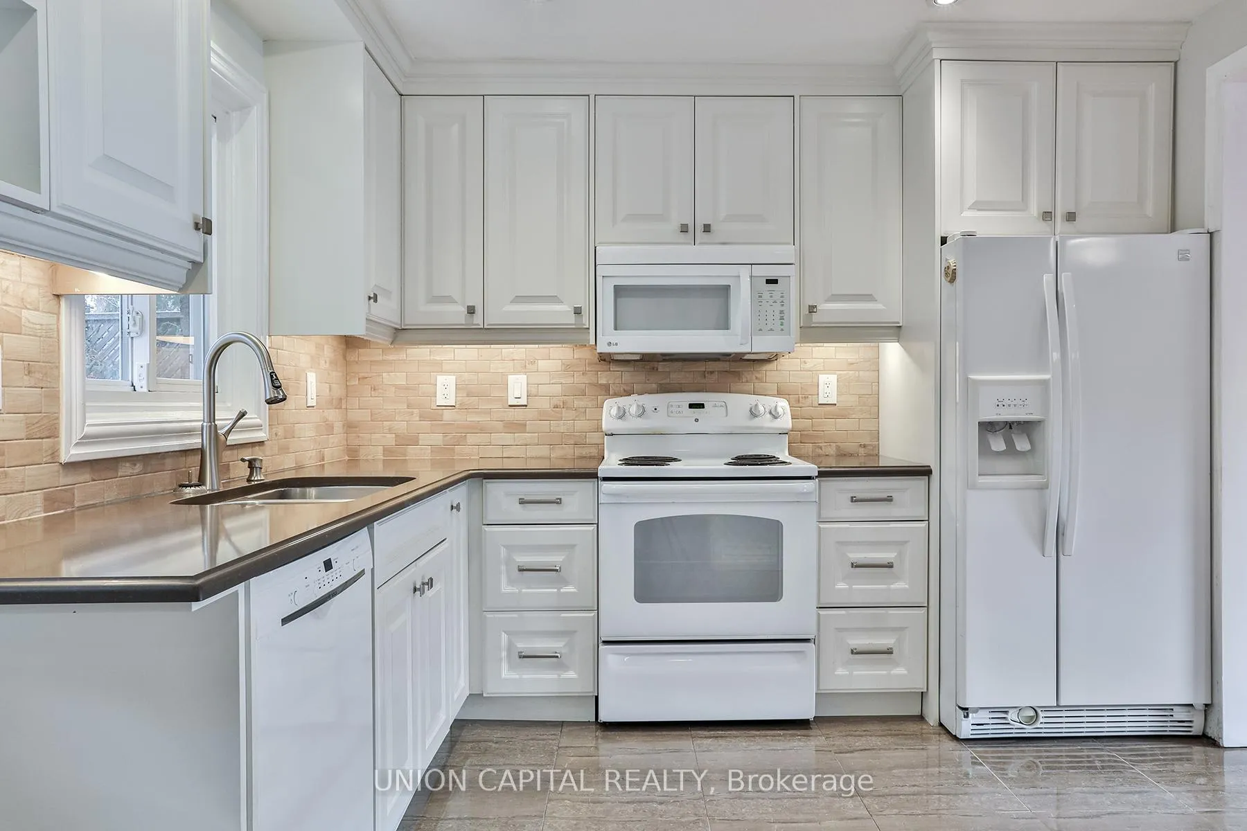 Photo 11 of Unit 14, 97 Henderson Avenue, Markham, Grandview — HOMEH