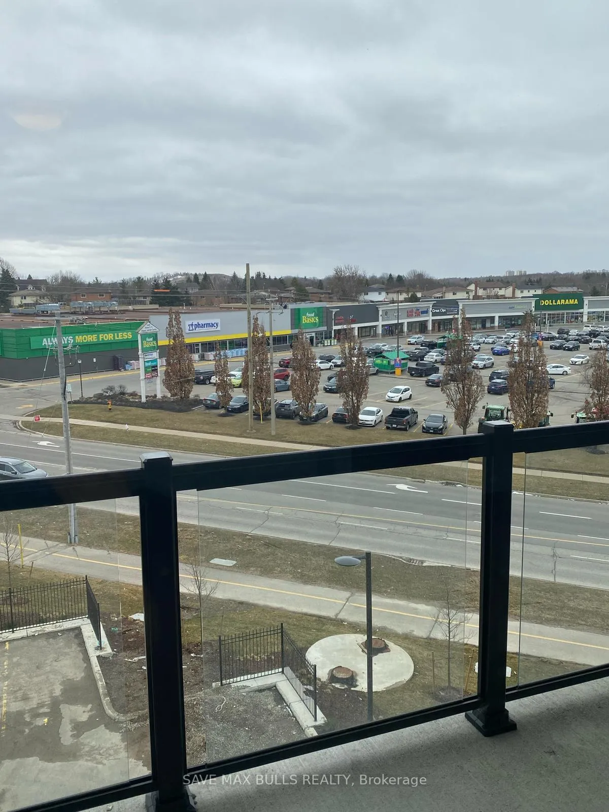 Photo 5 of Unit 403, 1000 Lackner Boulevard, Kitchener — HOMEH