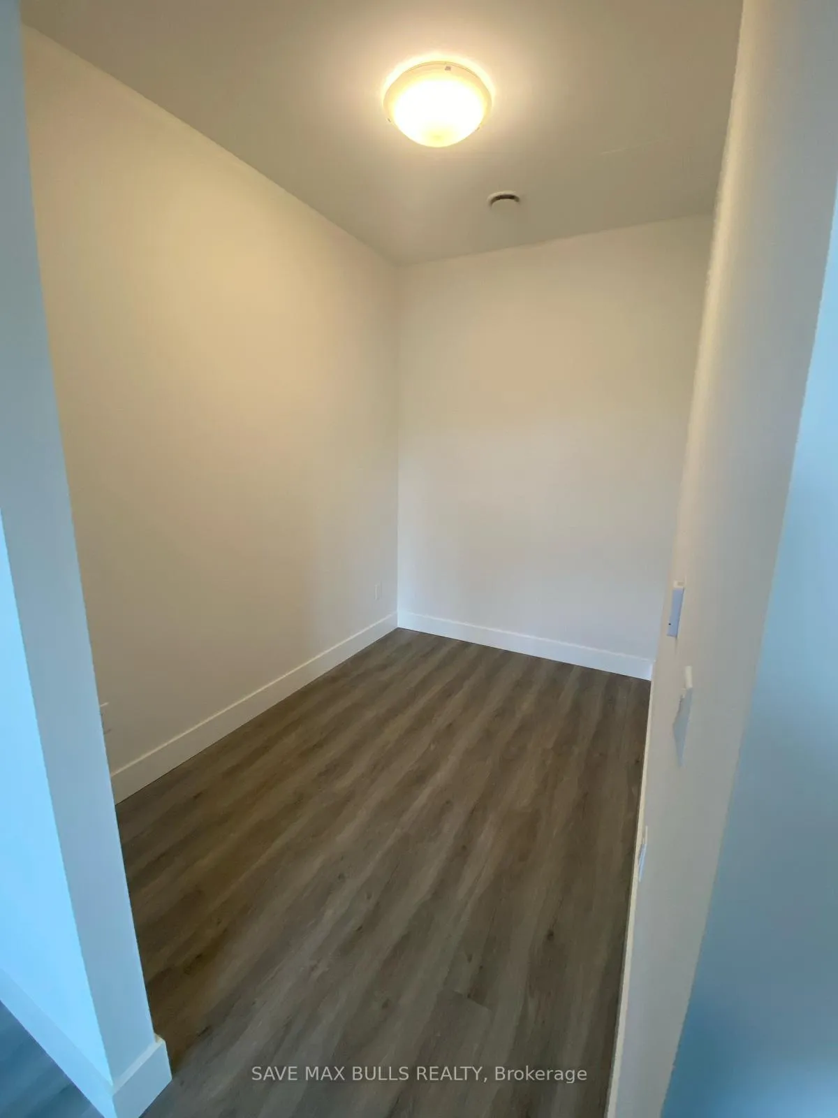 Photo 8 of Unit 403, 1000 Lackner Boulevard, Kitchener — HOMEH