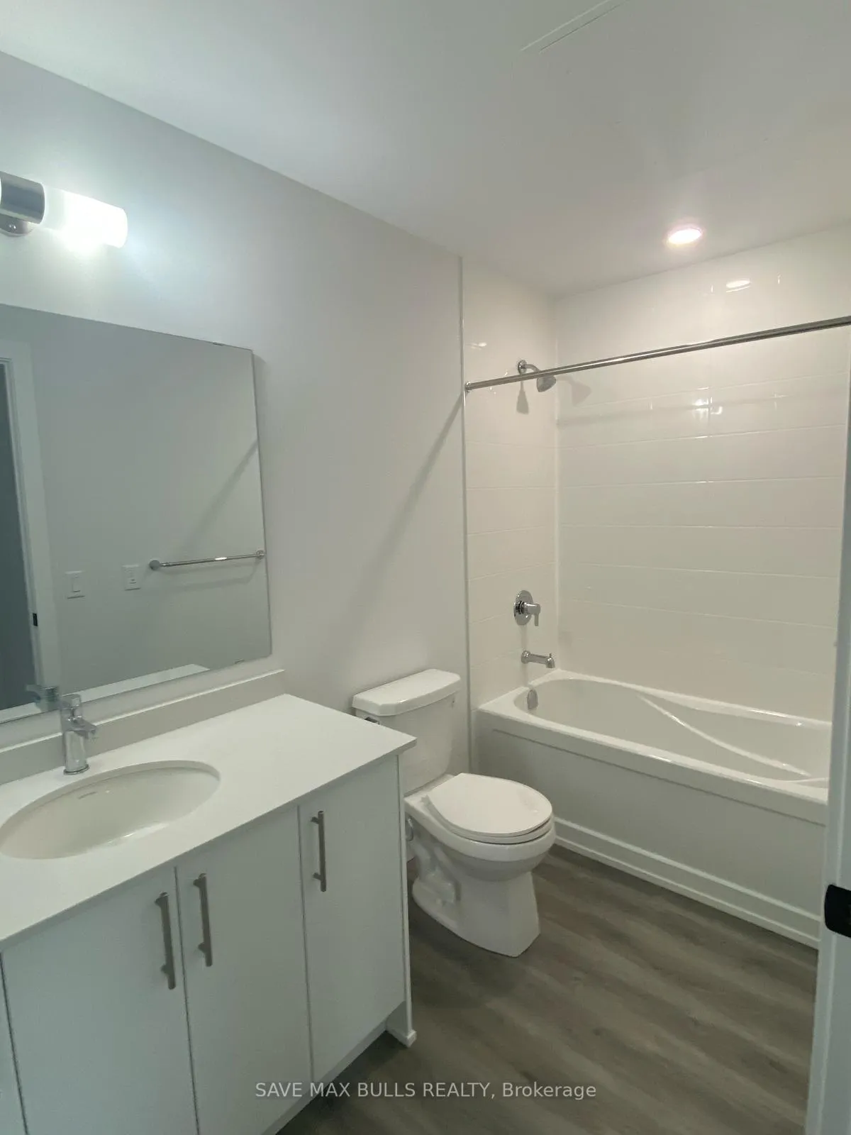 Photo 9 of Unit 403, 1000 Lackner Boulevard, Kitchener — HOMEH