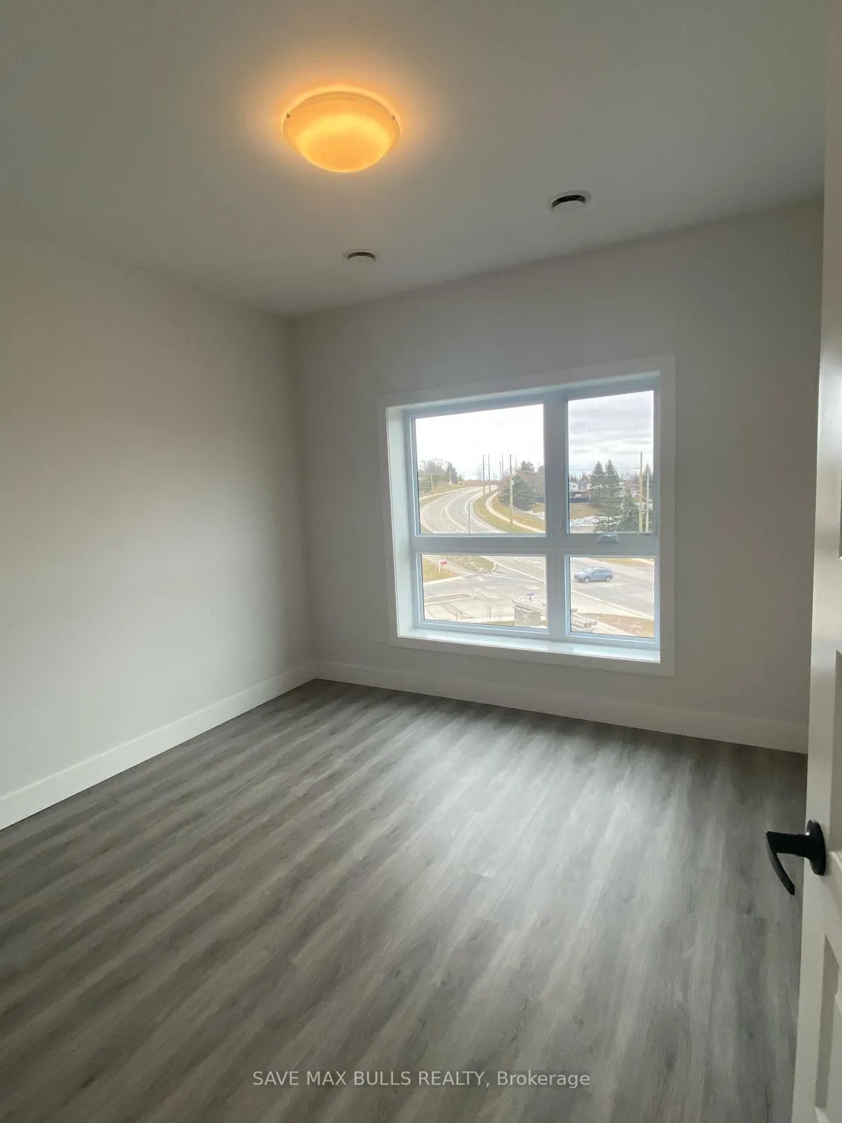 Photo 10 of Unit 403, 1000 Lackner Boulevard, Kitchener — HOMEH