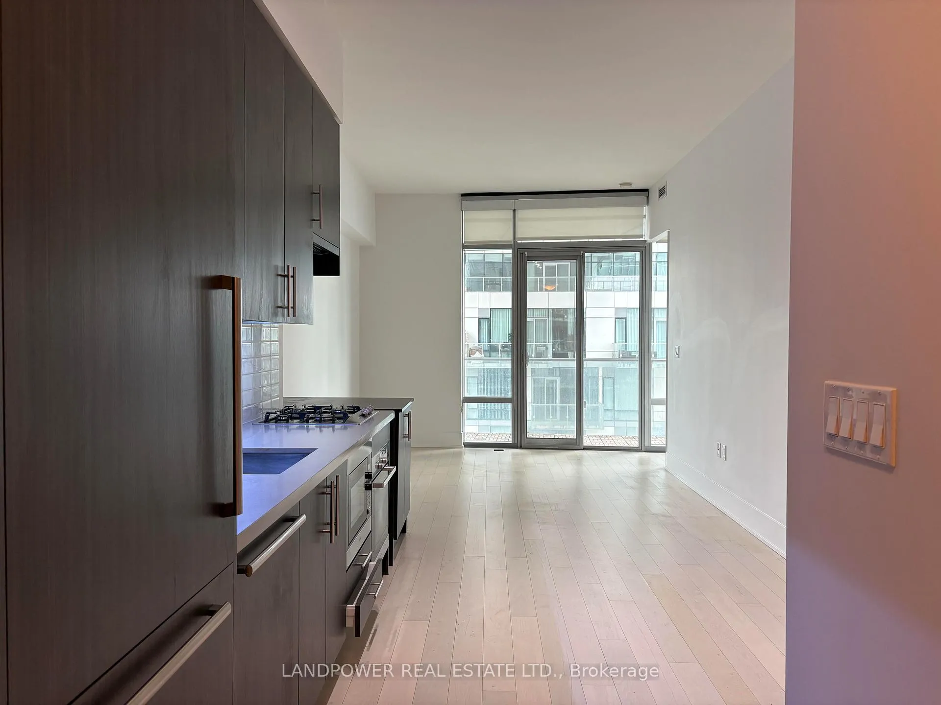 Photo 5 of Unit 1001, 39 Queens Quay E, Toronto, Waterfront Communities — HOMEH