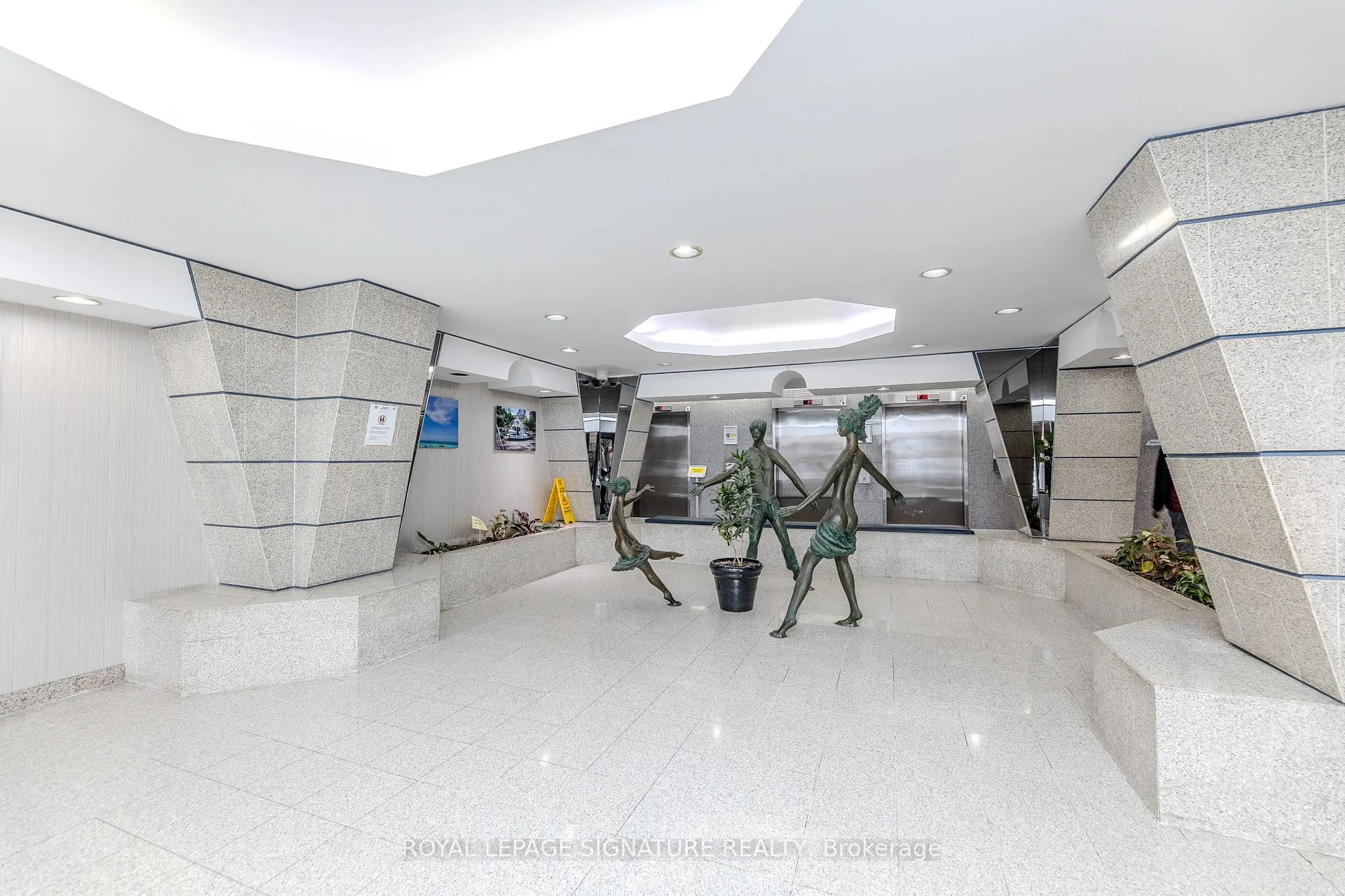 Photo 4 of Unit 808, 2460 Eglinton Avenue E, Scarborough, Eglinton East — HOMEH