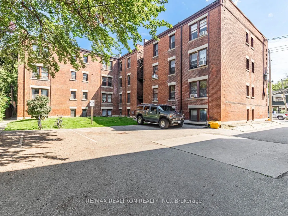Photo 3 of Unit 77, 12 Kingston Road, Toronto, Woodbine Corridor — HOMEH