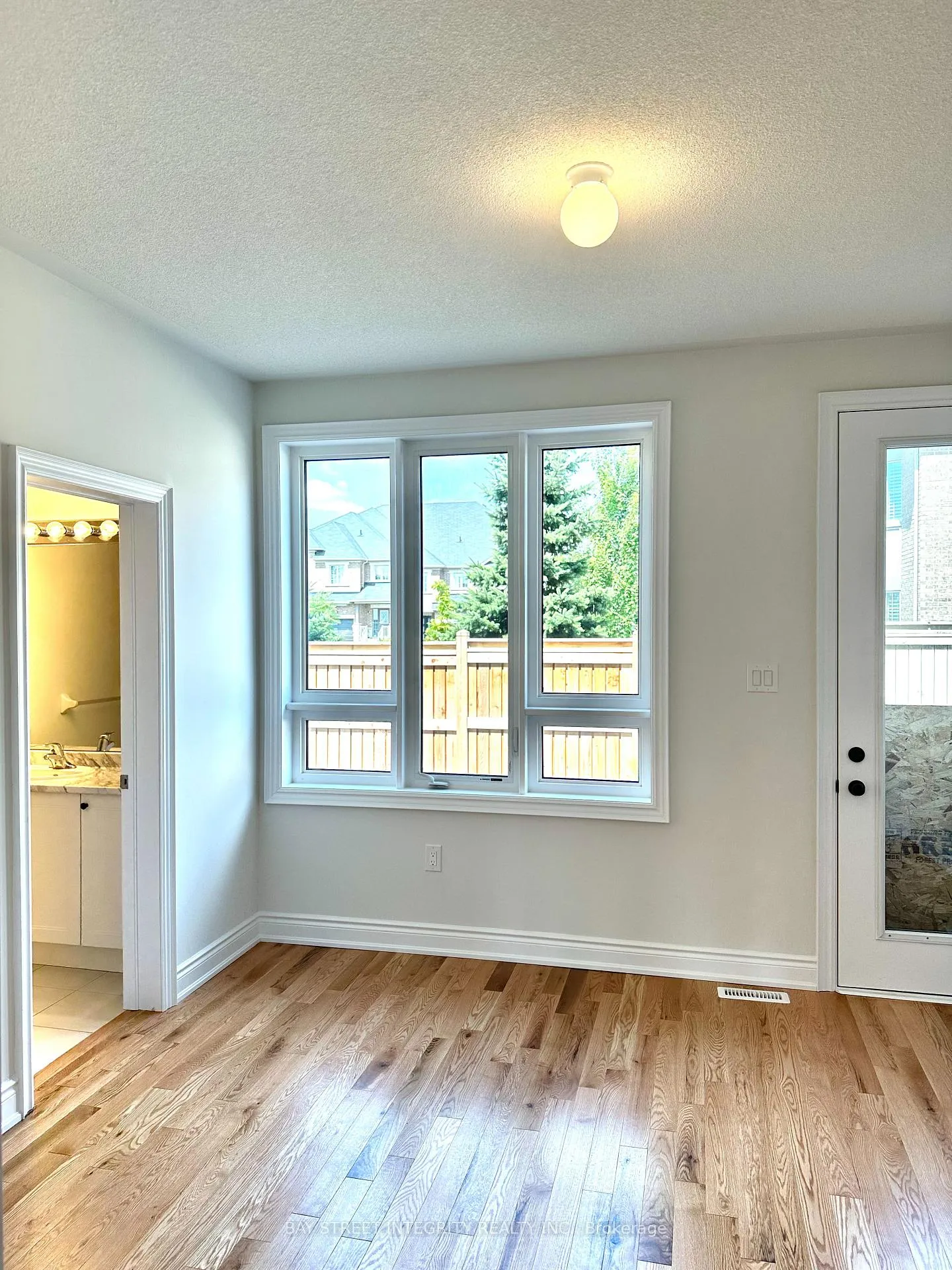 Photo 2 of 259 Tennant Circle, Vaughan, Vellore Village — HOMEH