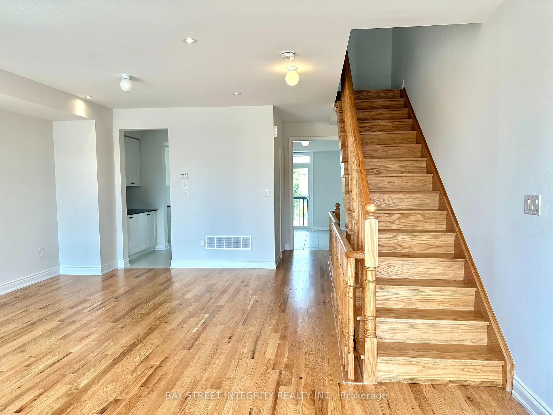 Photo 8 of 259 Tennant Circle, Vaughan, Vellore Village — HOMEH
