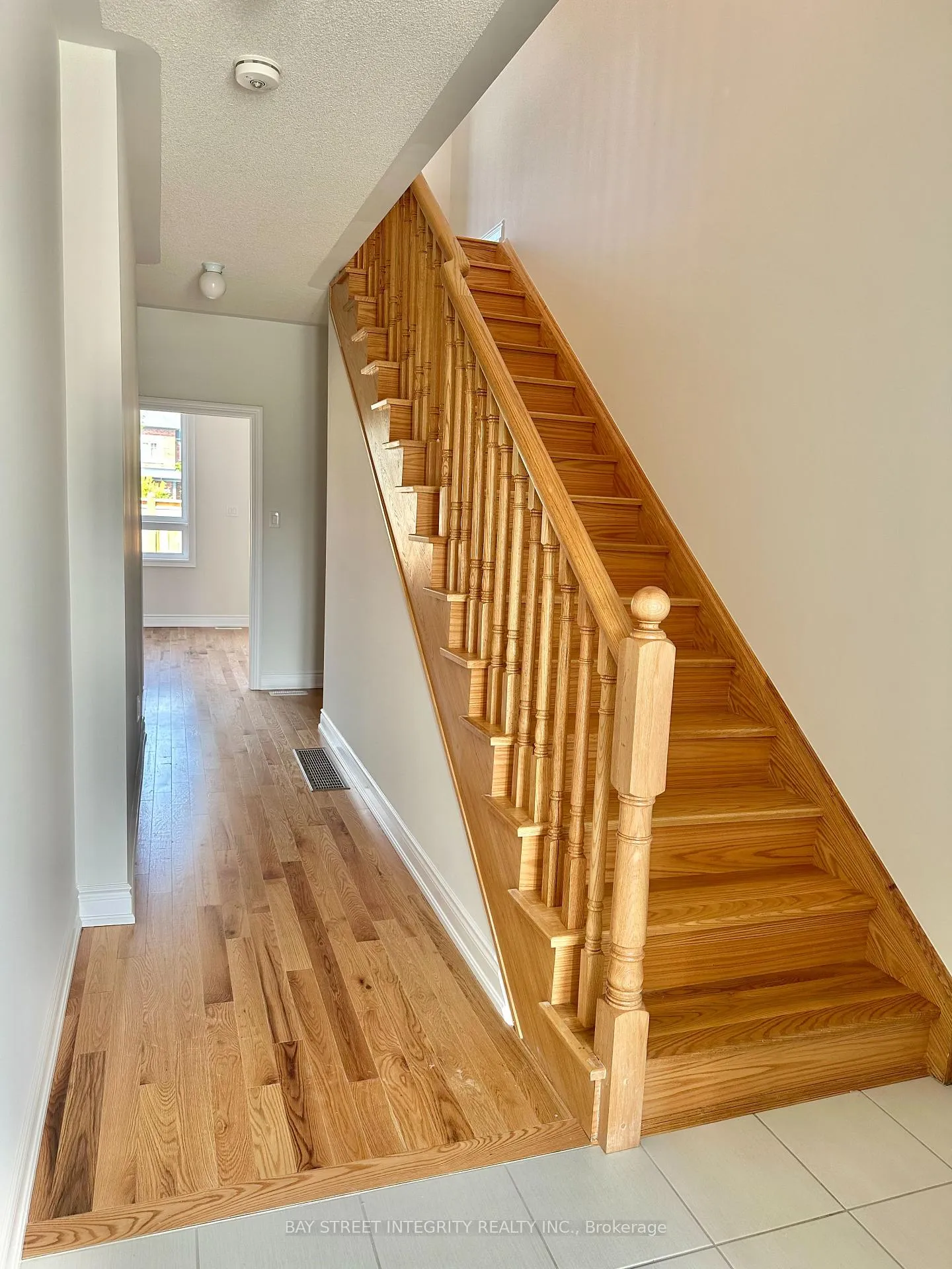Photo 9 of 259 Tennant Circle, Vaughan, Vellore Village — HOMEH
