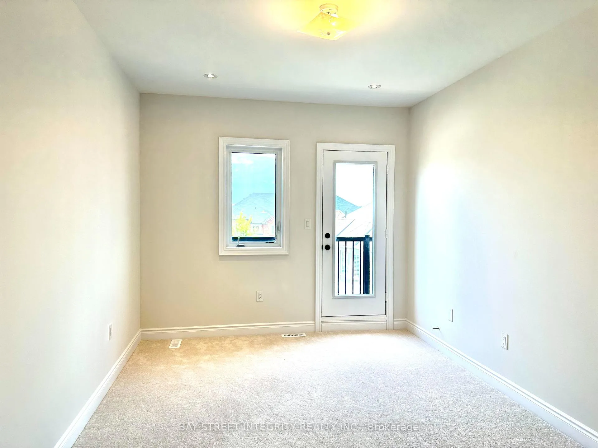 Photo 10 of 259 Tennant Circle, Vaughan, Vellore Village — HOMEH