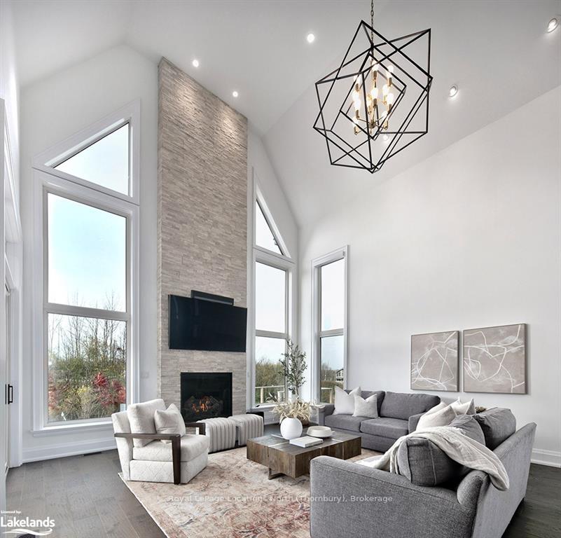 Photo 4 of 122 Maryward Crescent, Blue Mountains — HOMEH