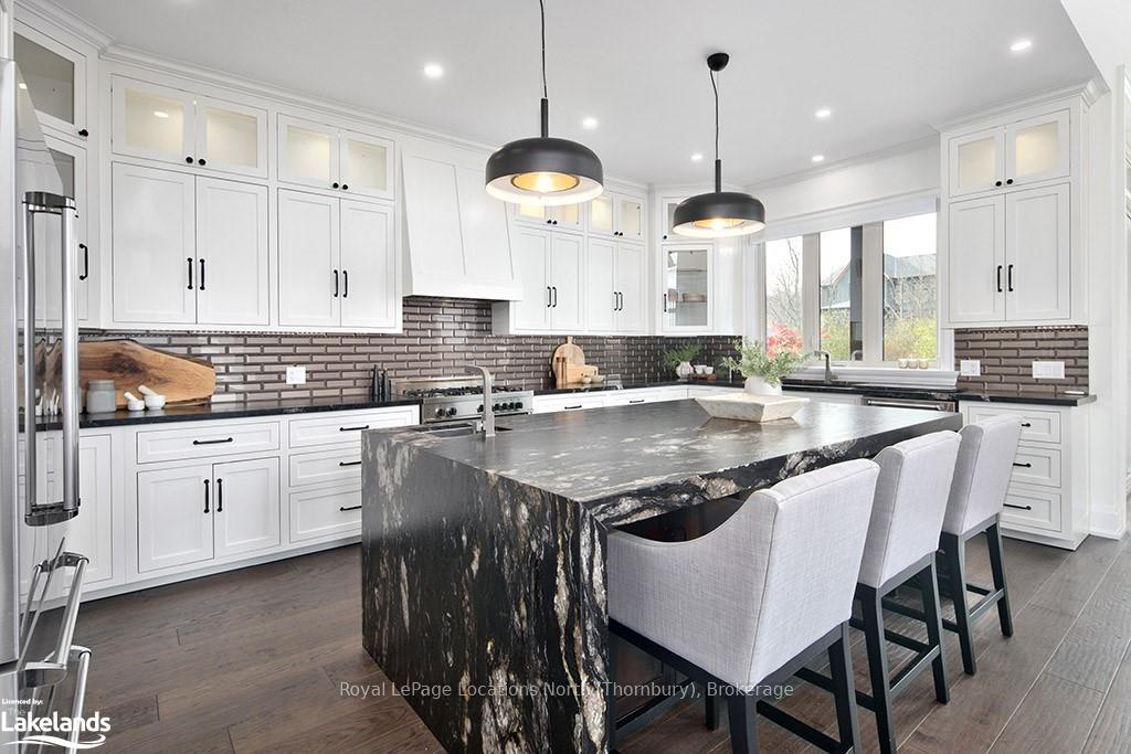 Photo 11 of 122 Maryward Crescent, Blue Mountains — HOMEH