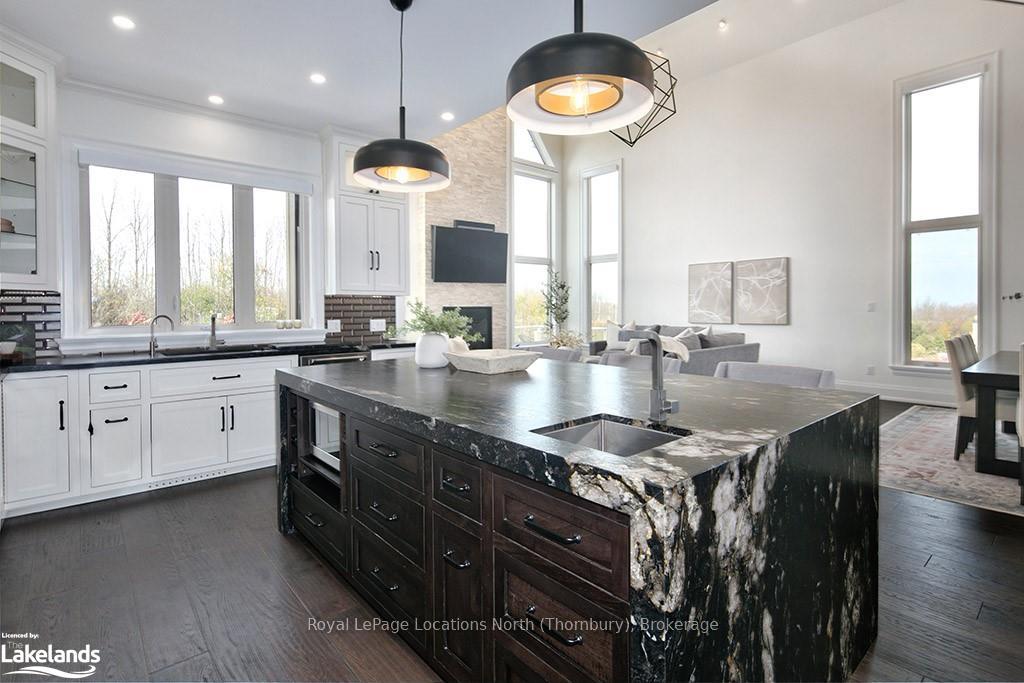 Photo 13 of 122 Maryward Crescent, Blue Mountains — HOMEH