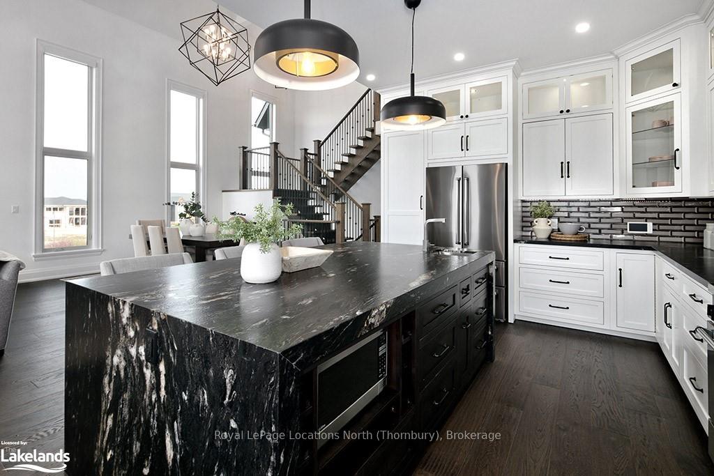 Photo 14 of 122 Maryward Crescent, Blue Mountains — HOMEH
