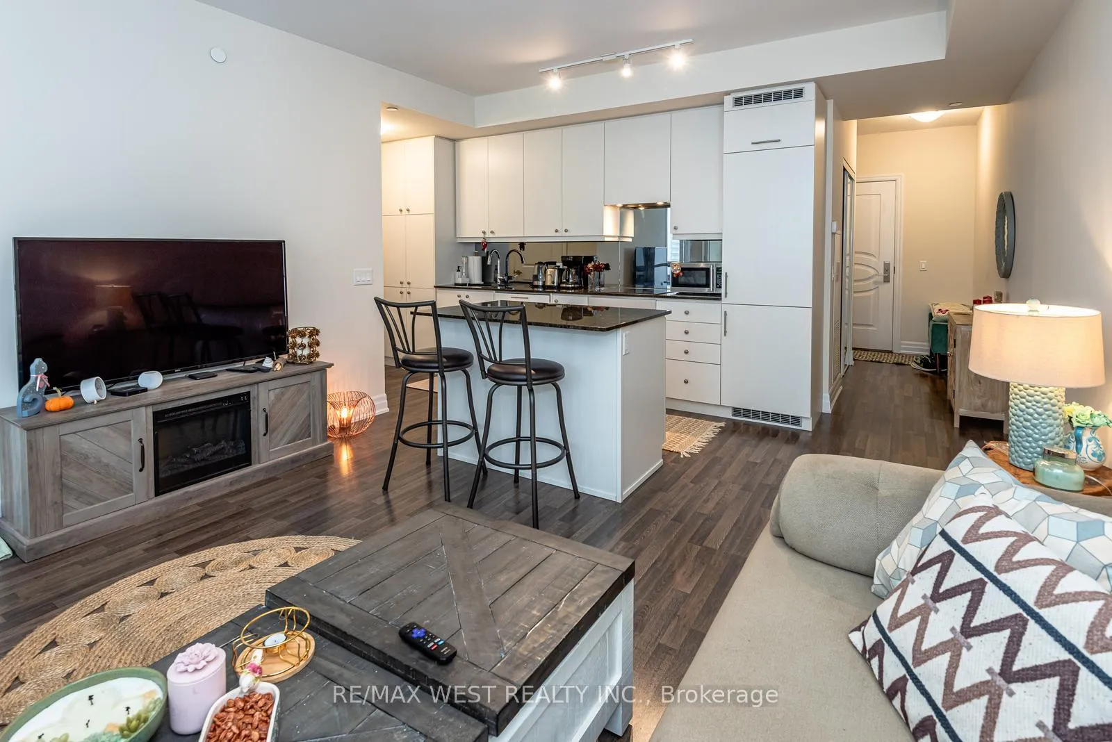 Photo 5 of Unit 2206, 9075 Jane Street, Vaughan, Concord — HOMEH