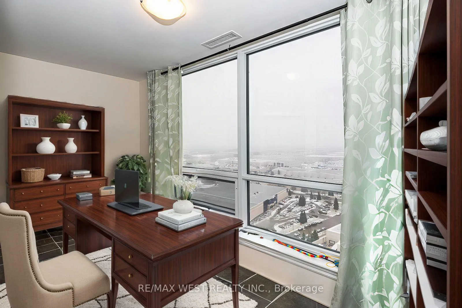 Photo 6 of Unit 2206, 9075 Jane Street, Vaughan, Concord — HOMEH