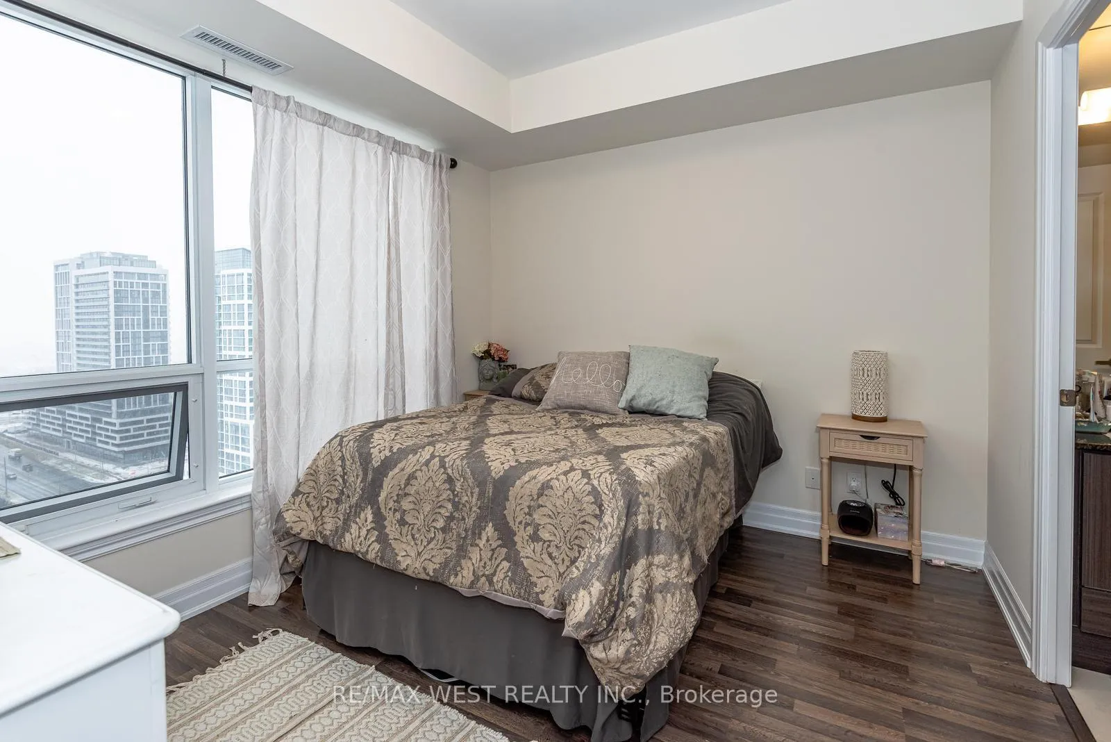 Photo 8 of Unit 2206, 9075 Jane Street, Vaughan, Concord — HOMEH