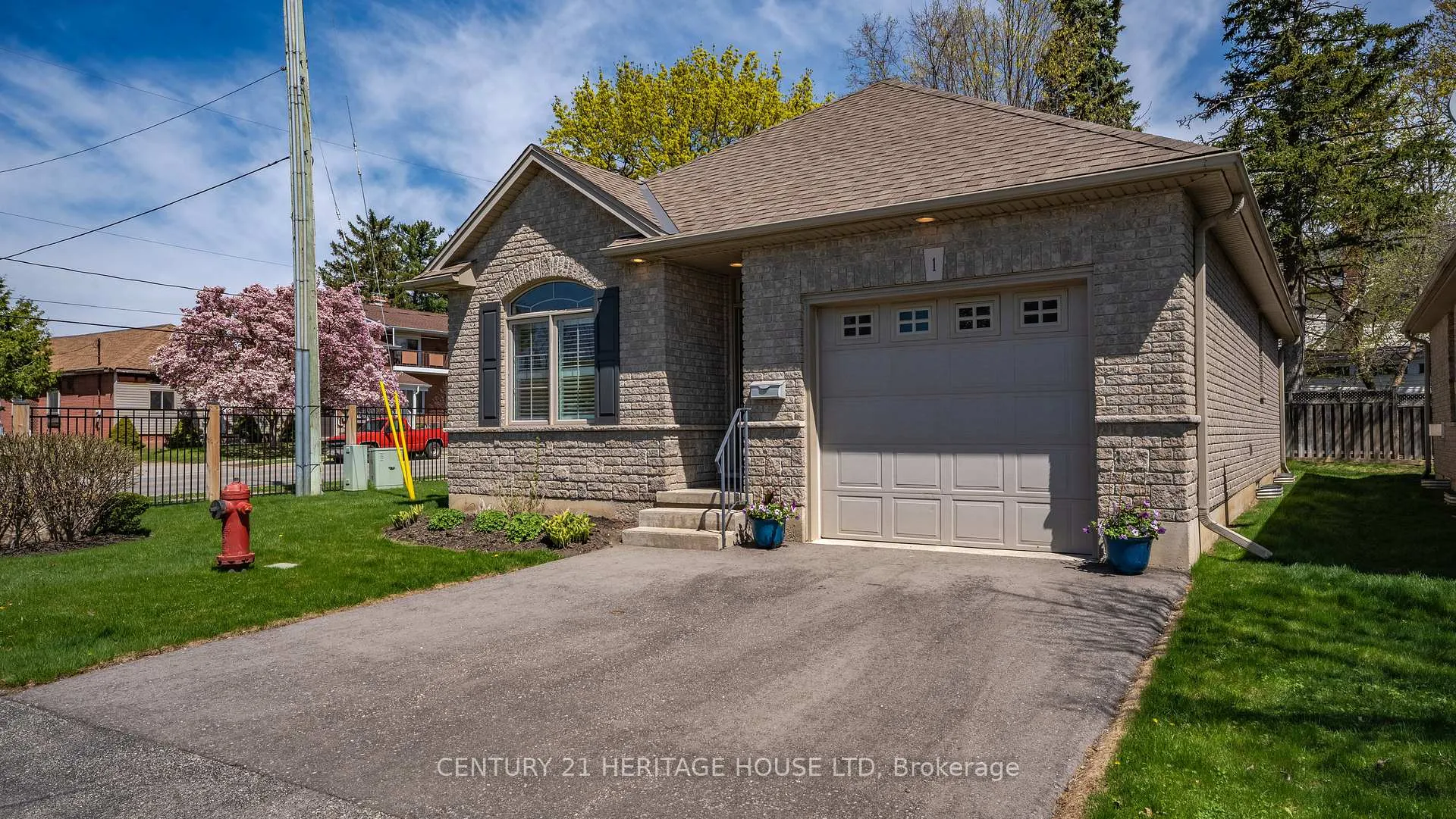 Photo 2 of Unit 1, 95 North Park Street, Brant, Brantford Twp — HOMEH