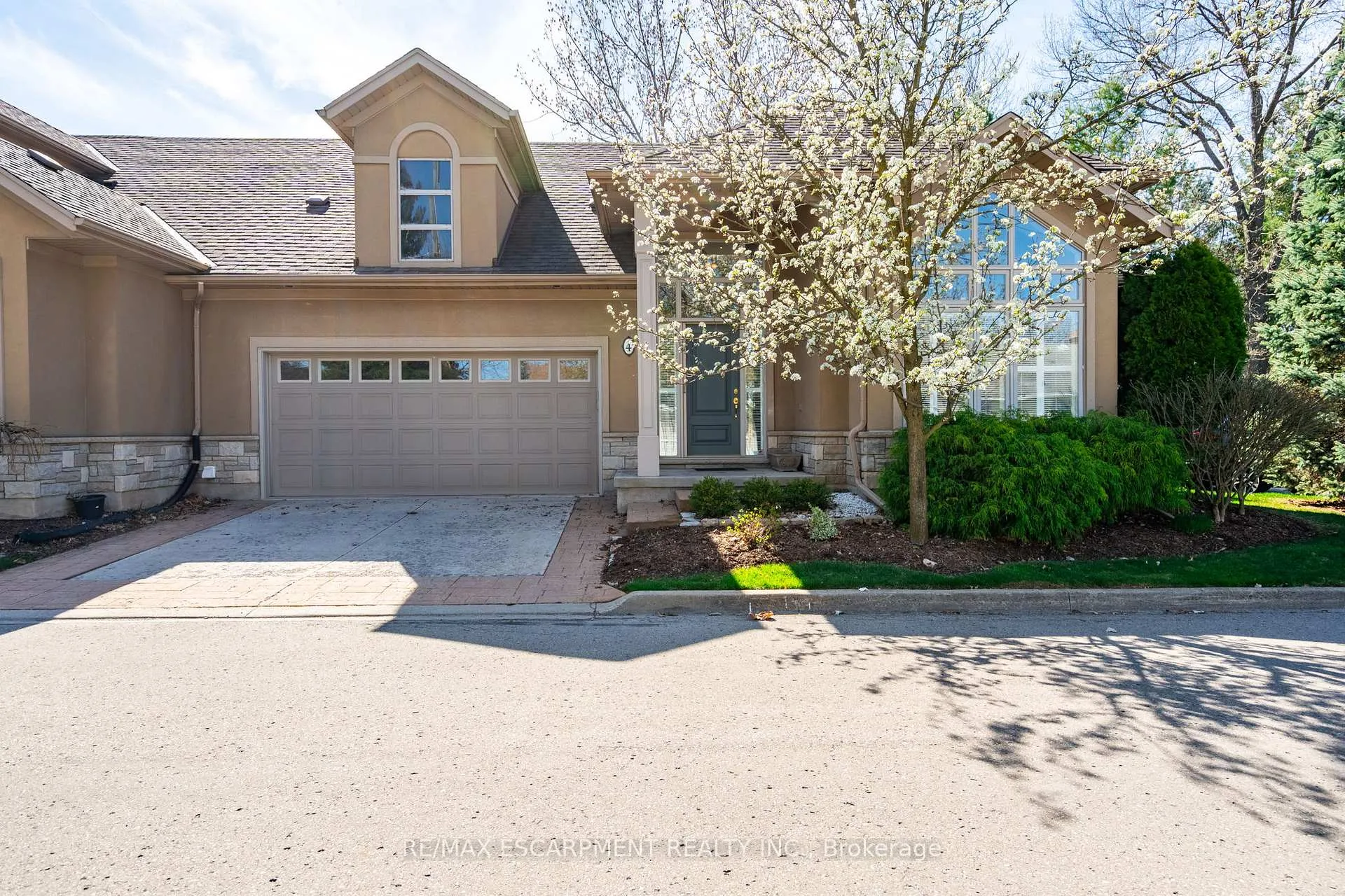 Photo 1 of Unit 4, 165 Glendale Avenue, St. Catharines, Glendale/Glenridge — HOMEH