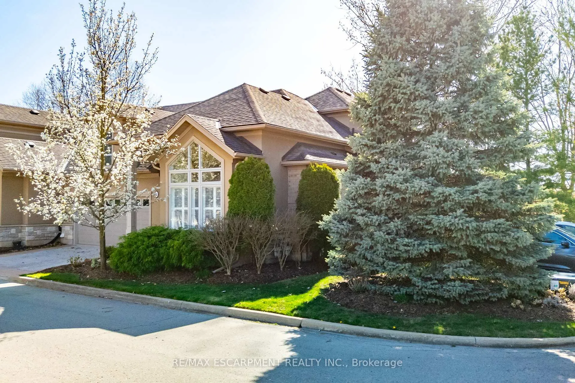 Photo 3 of Unit 4, 165 Glendale Avenue, St. Catharines, Glendale/Glenridge — HOMEH