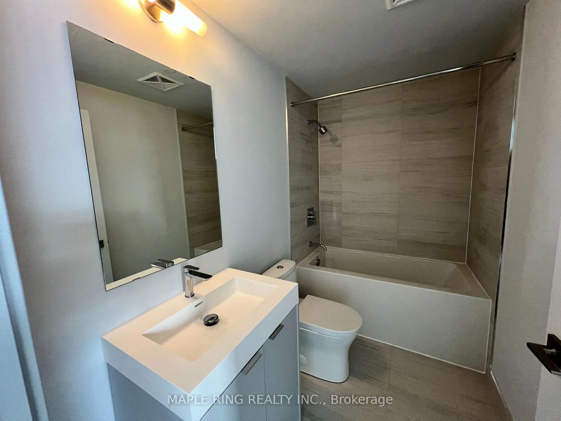 Photo 3 of Unit 3403, 2920 Highway 7 Road, Vaughan, Concord — HOMEH