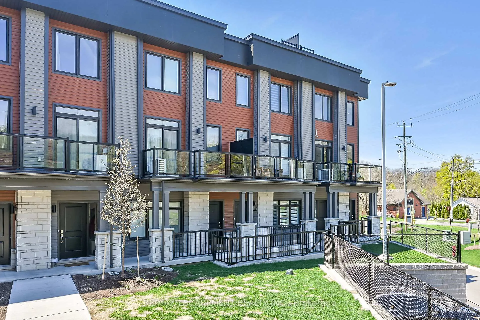 Photo 1 of Unit 35, 2 Willow Street, Brant, Paris — HOMEH