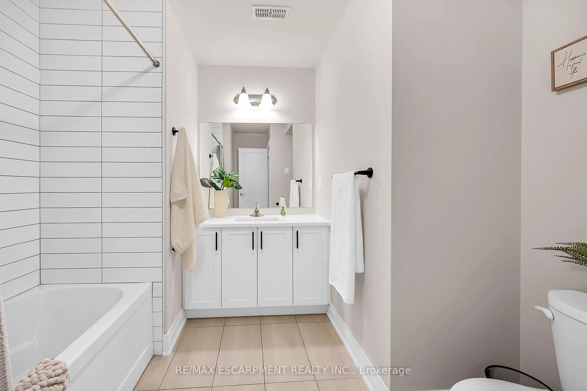 Photo 28 of Unit 35, 2 Willow Street, Brant, Paris — HOMEH