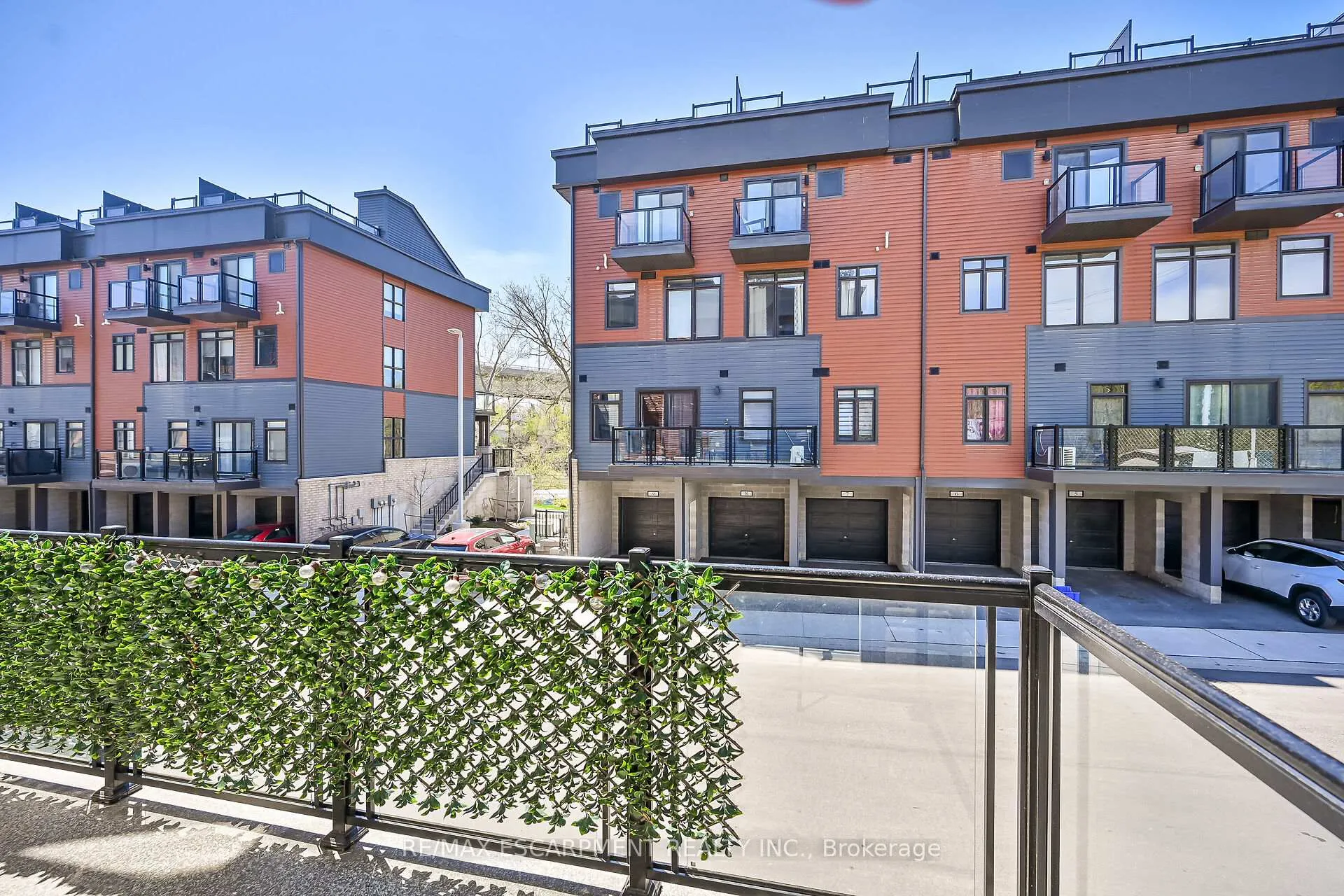 Photo 31 of Unit 35, 2 Willow Street, Brant, Paris — HOMEH