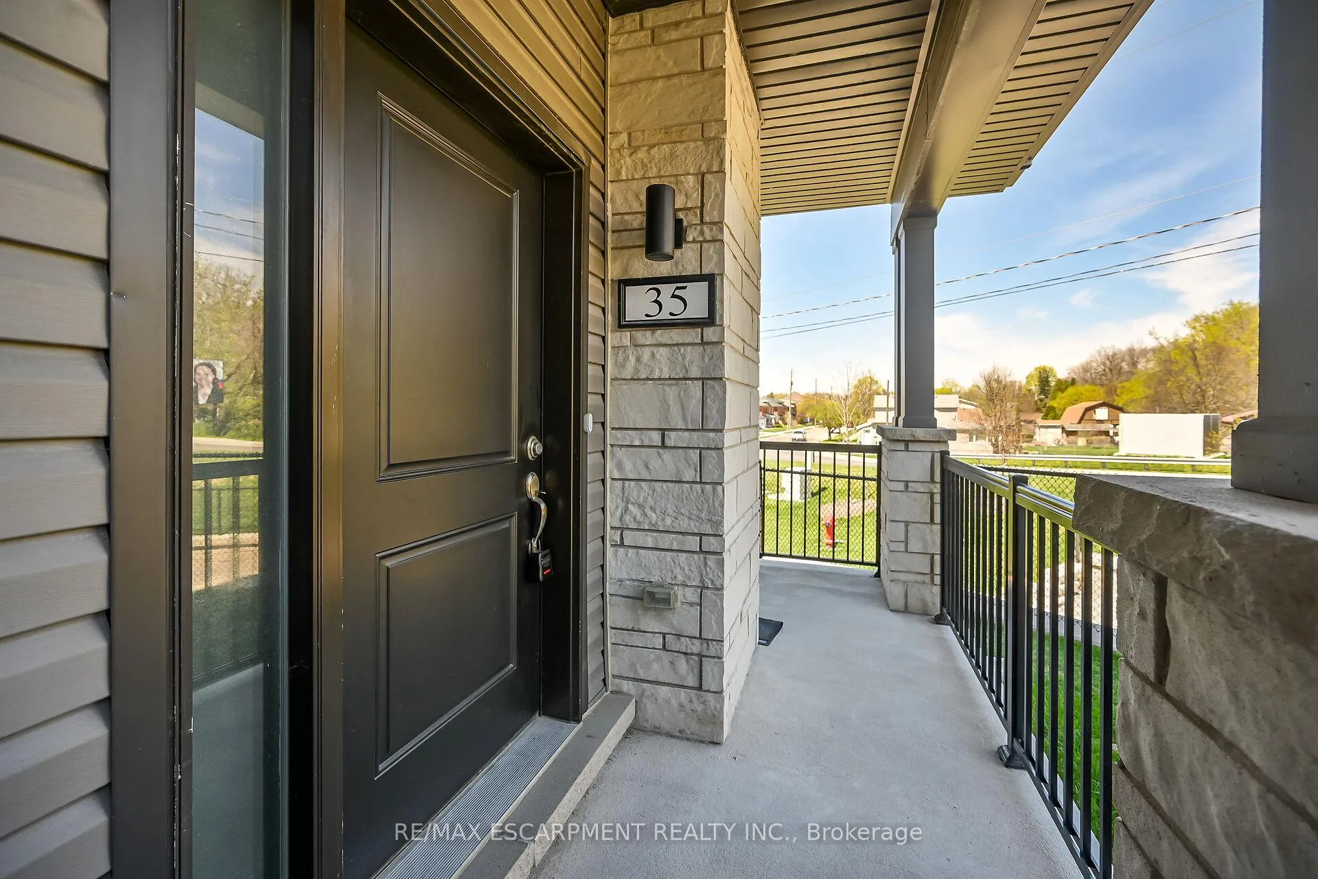 Photo 38 of Unit 35, 2 Willow Street, Brant, Paris — HOMEH