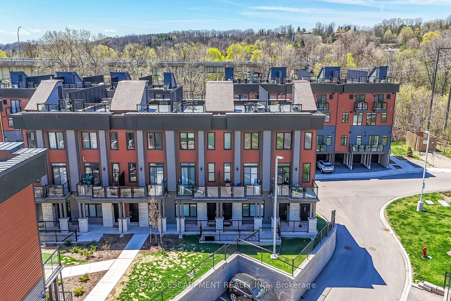Photo 42 of Unit 35, 2 Willow Street, Brant, Paris — HOMEH