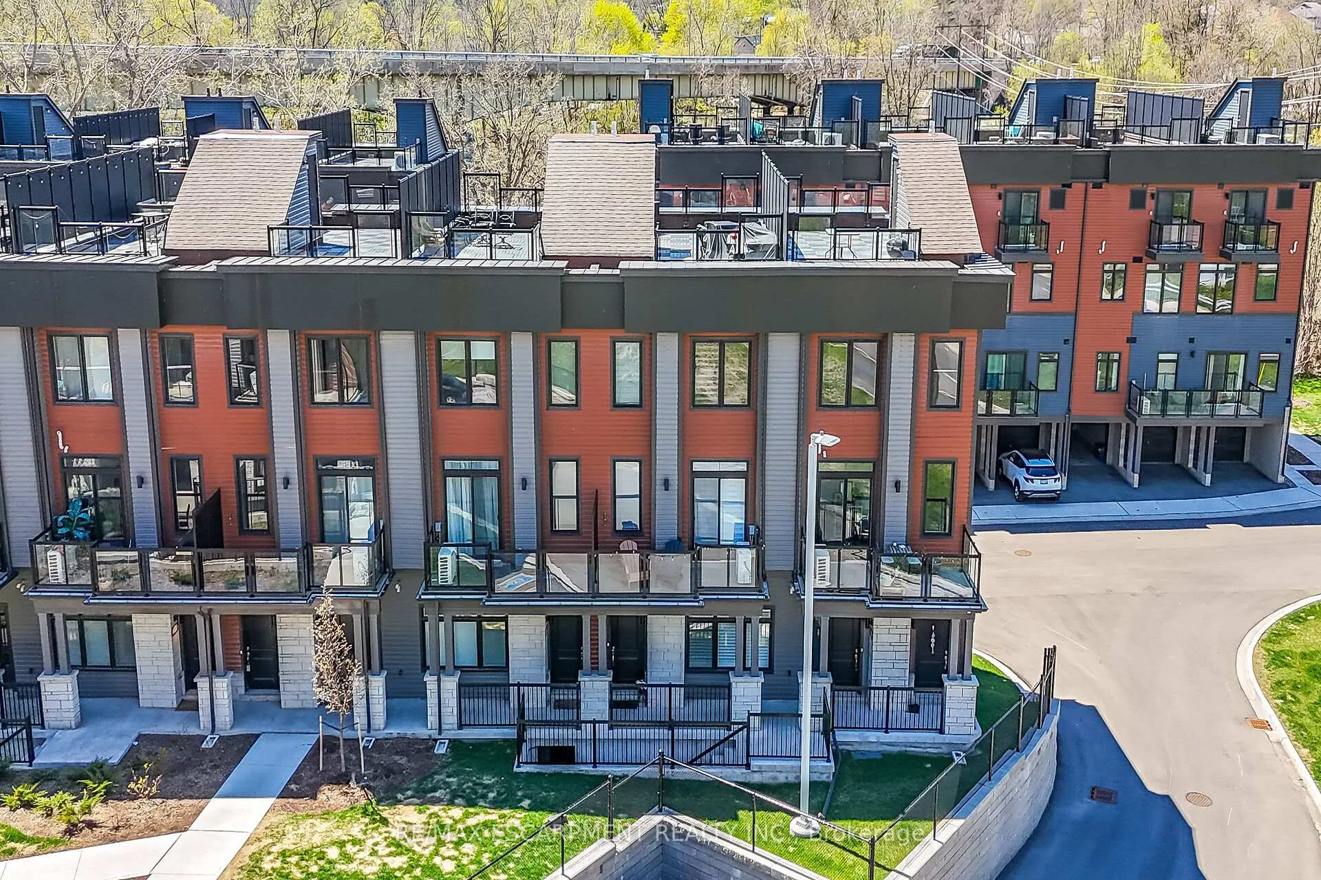 Photo 43 of Unit 35, 2 Willow Street, Brant, Paris — HOMEH