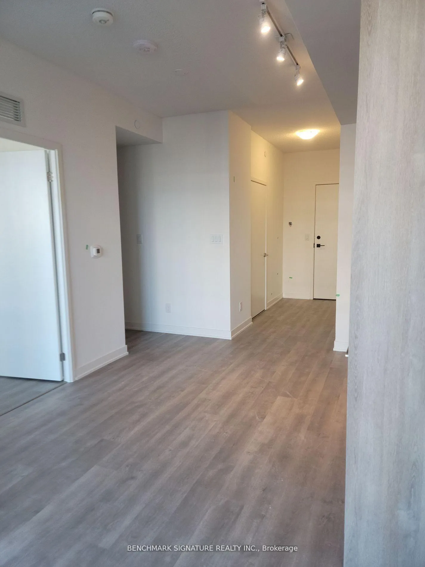 Photo 5 of Unit 1308, 8119 Birchmount Road, Markham, Unionville — HOMEH