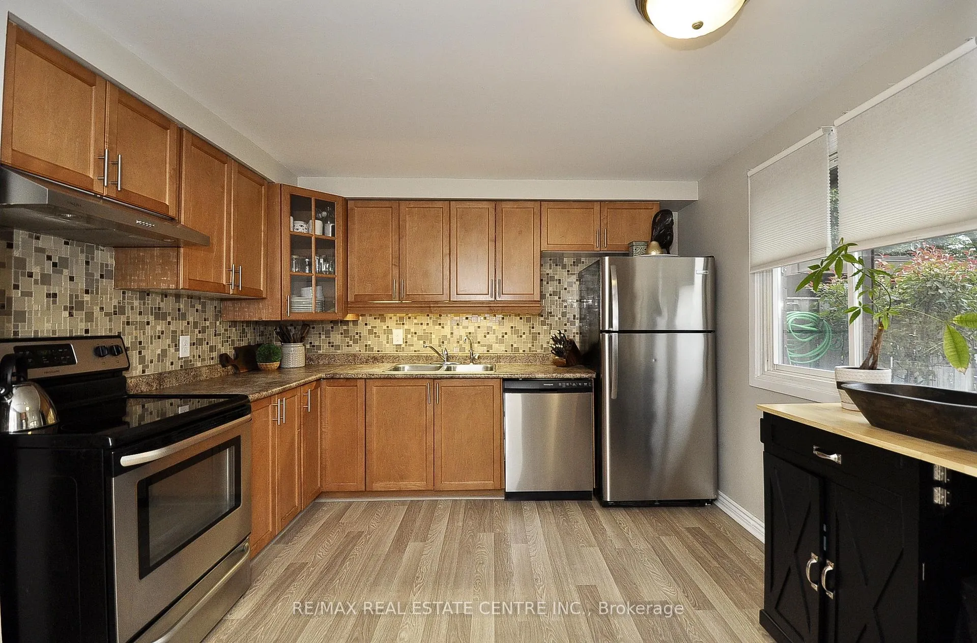 Photo 7 of 279 Sandowne Drive, Waterloo — HOMEH