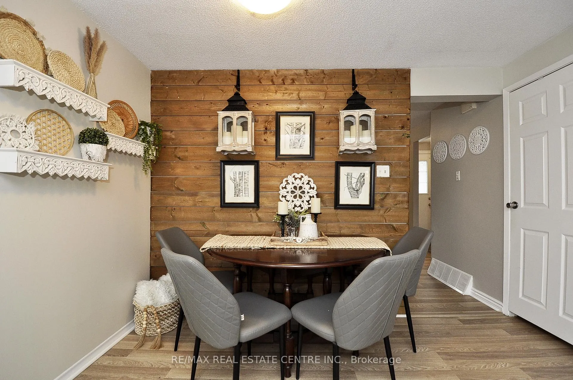 Photo 12 of 279 Sandowne Drive, Waterloo — HOMEH