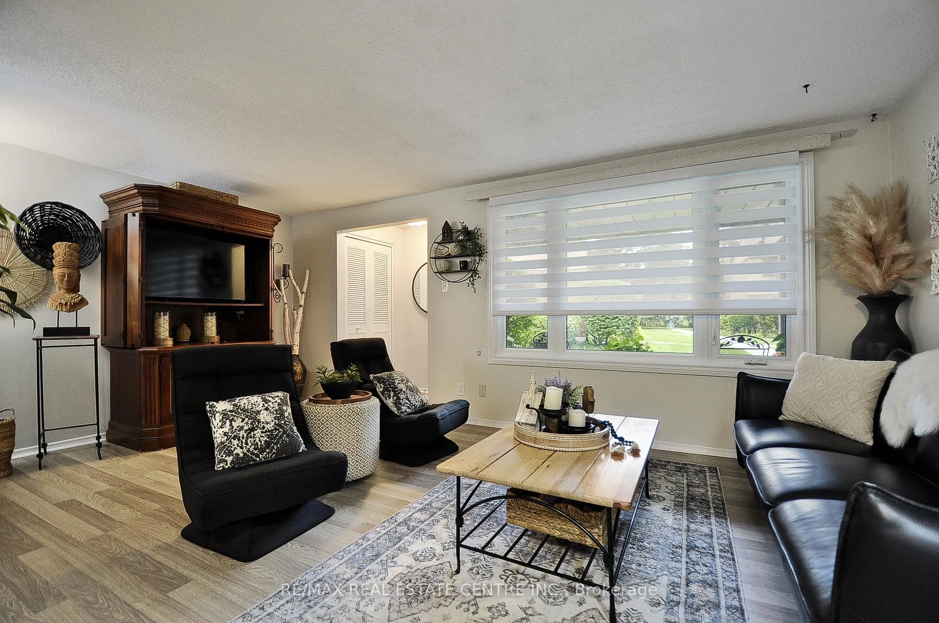 Photo 14 of 279 Sandowne Drive, Waterloo — HOMEH