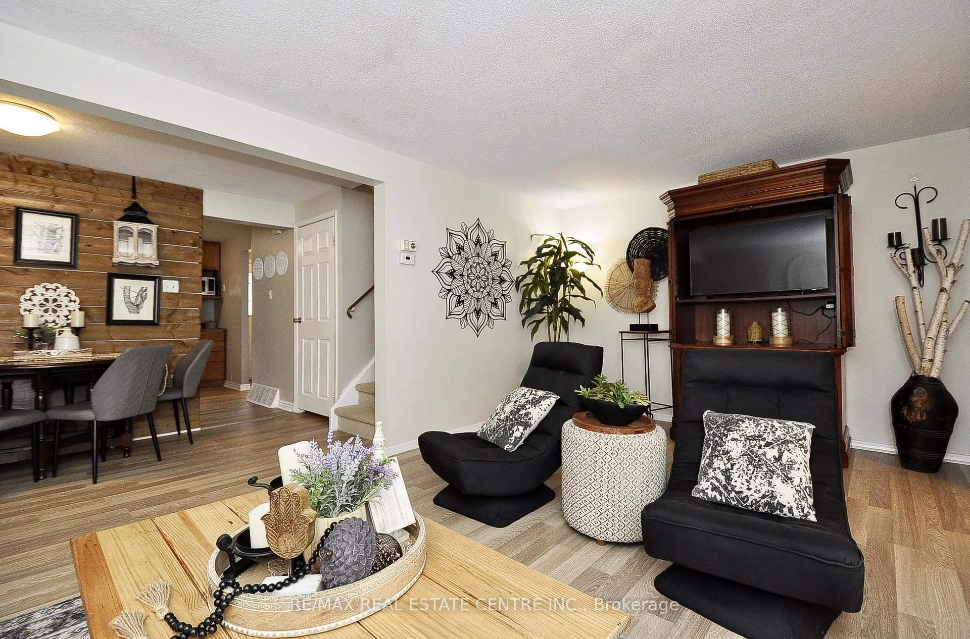 Photo 16 of 279 Sandowne Drive, Waterloo — HOMEH