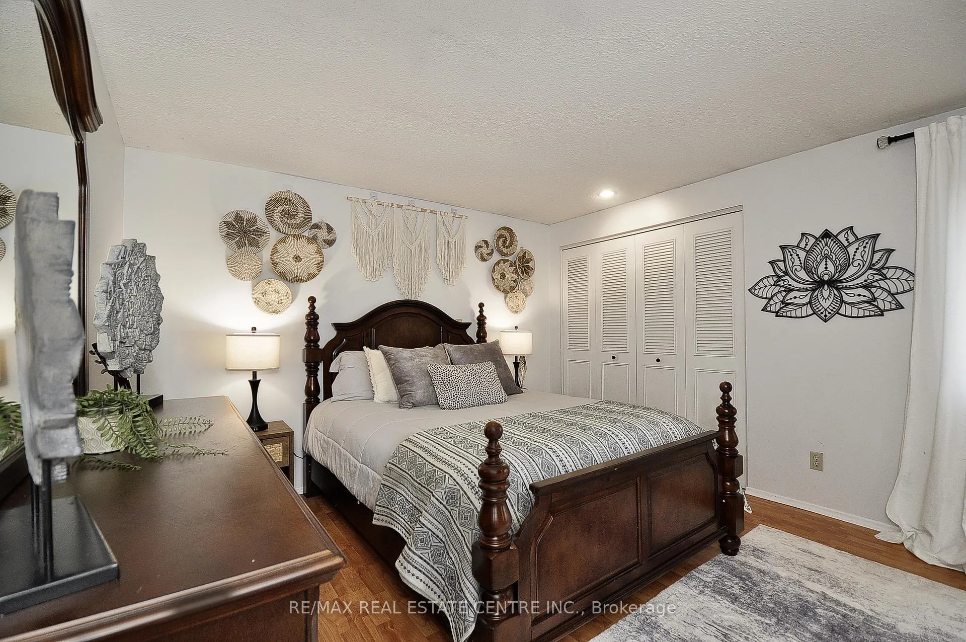 Photo 19 of 279 Sandowne Drive, Waterloo — HOMEH