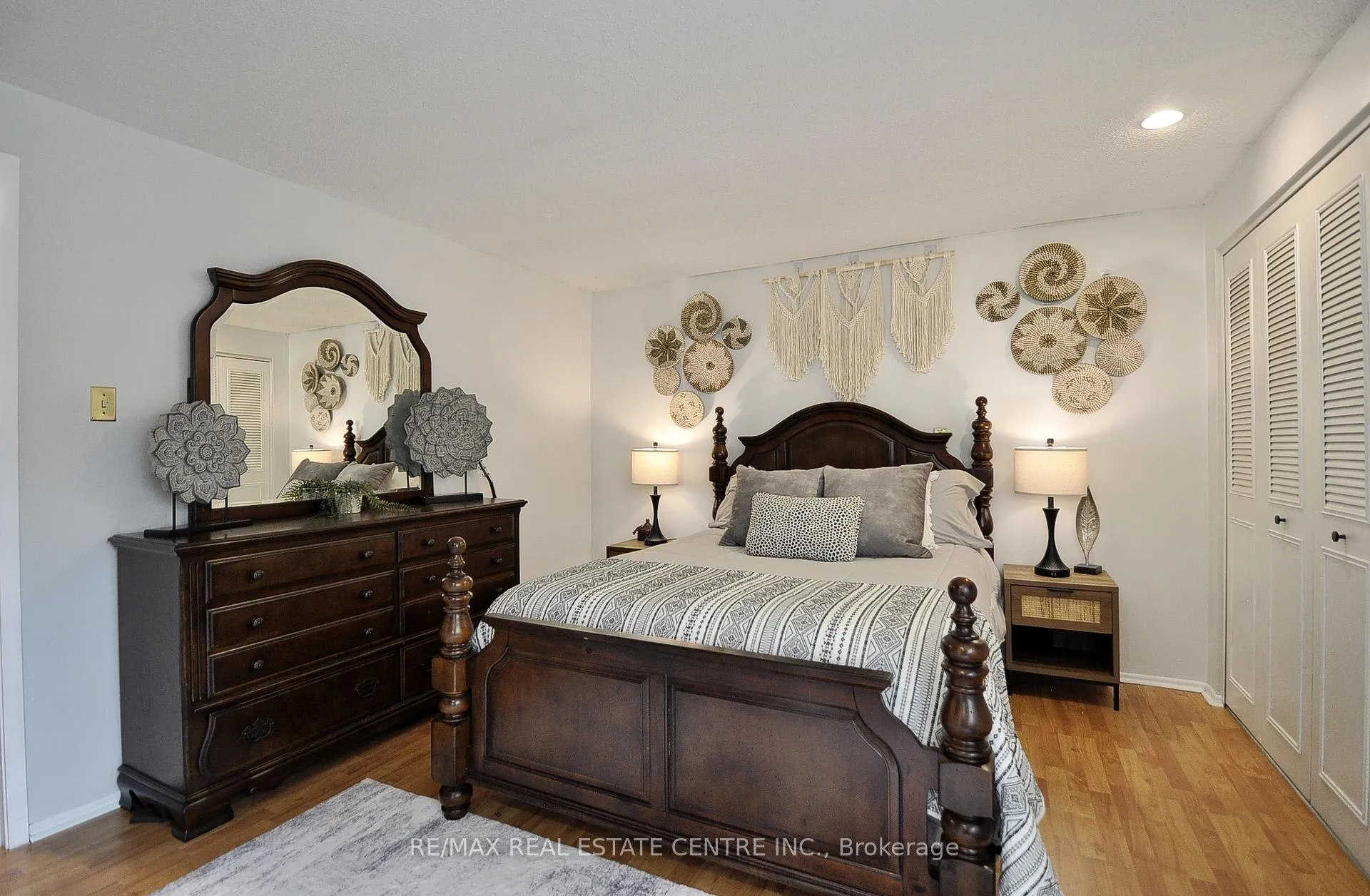 Photo 20 of 279 Sandowne Drive, Waterloo — HOMEH