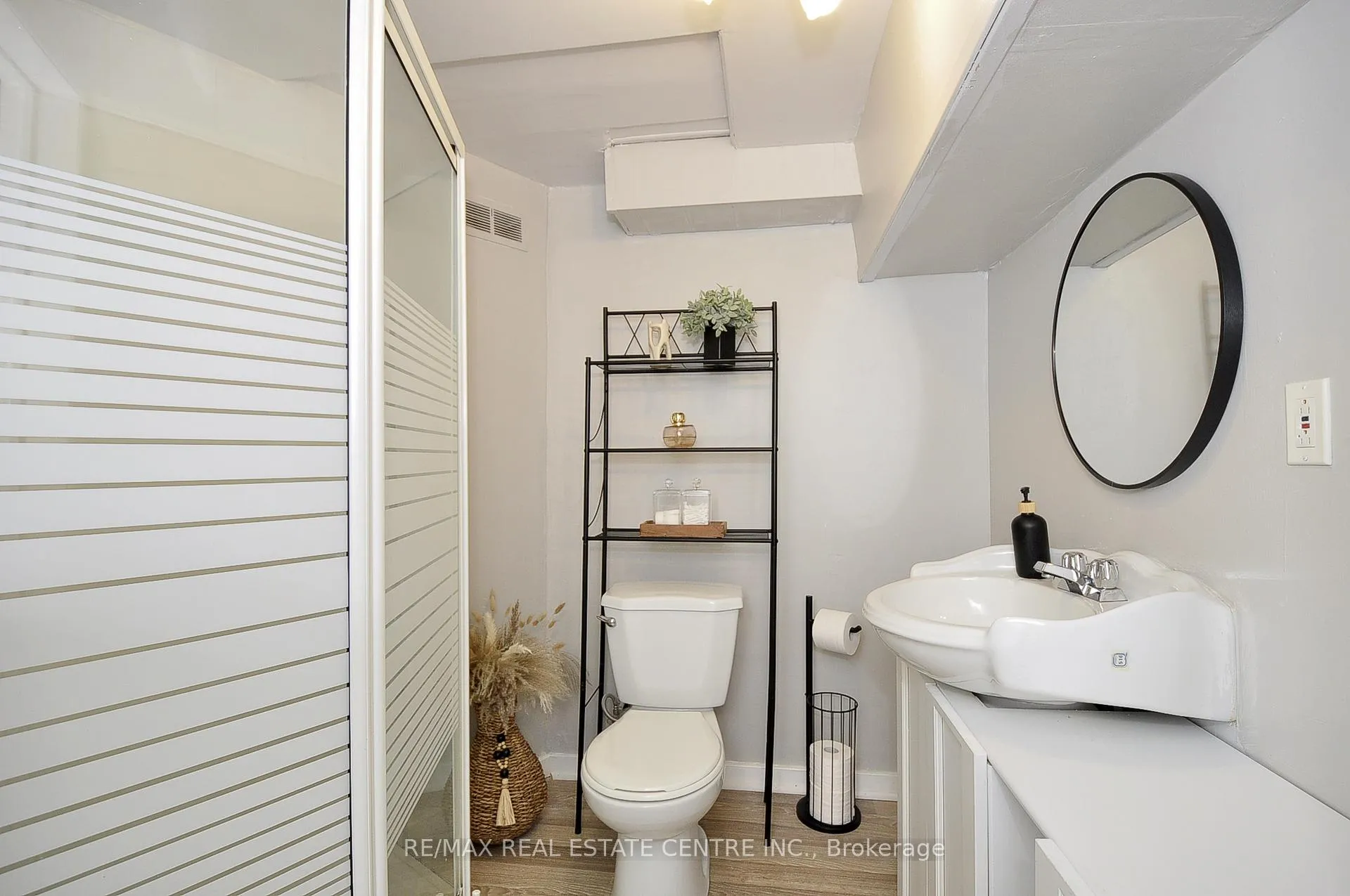Photo 29 of 279 Sandowne Drive, Waterloo — HOMEH