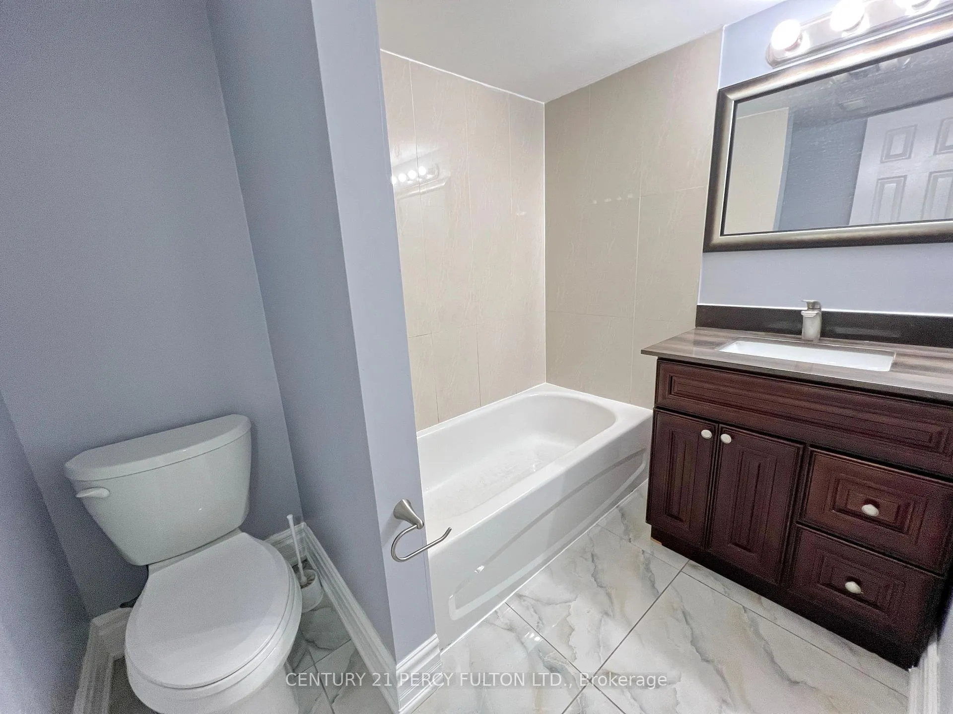 Photo 11 of 63 Mindy Crescent, Markham, Middlefield — HOMEH