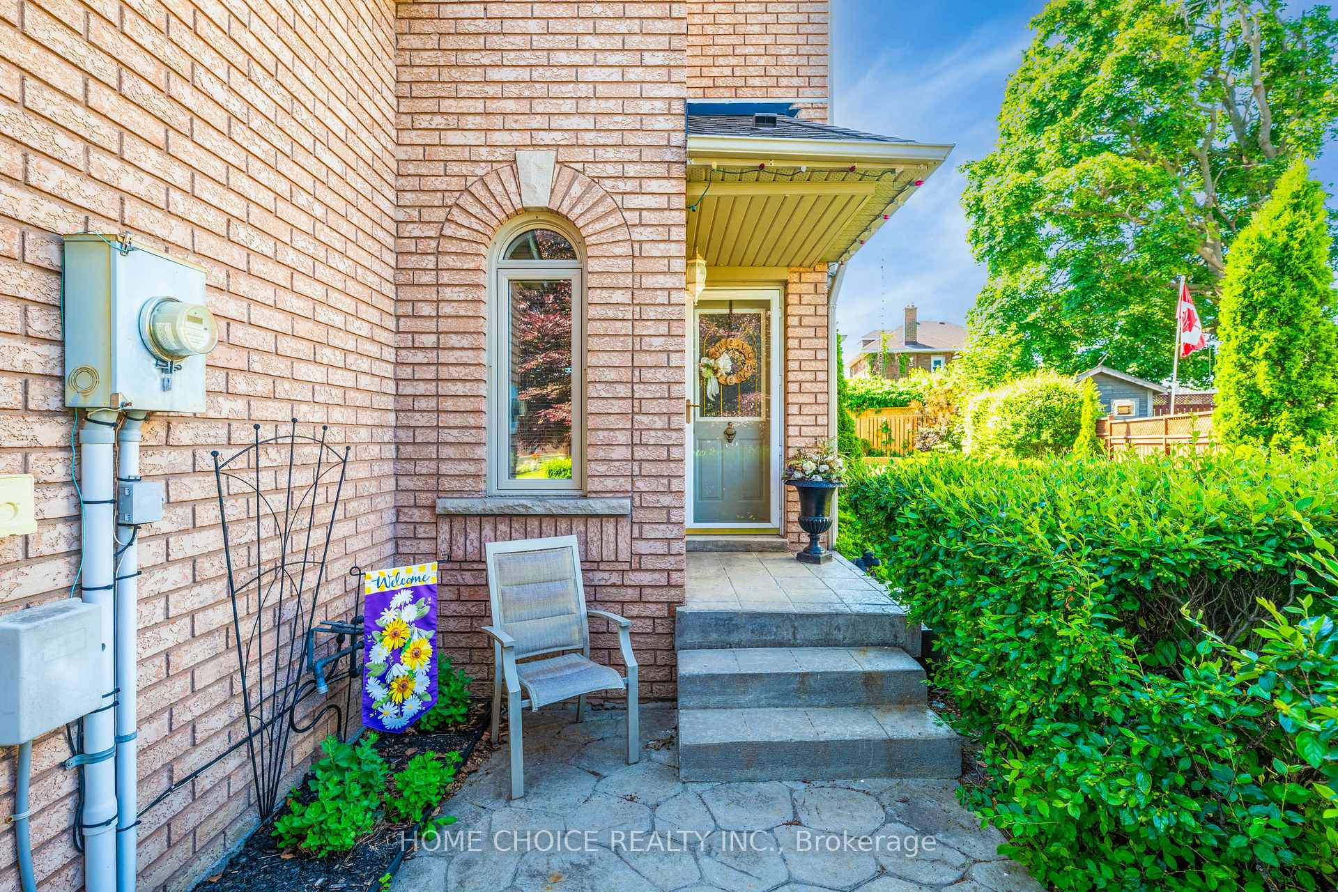 Photo 3 of 40 Aikens Crescent, Barrie, Holly — HOMEH