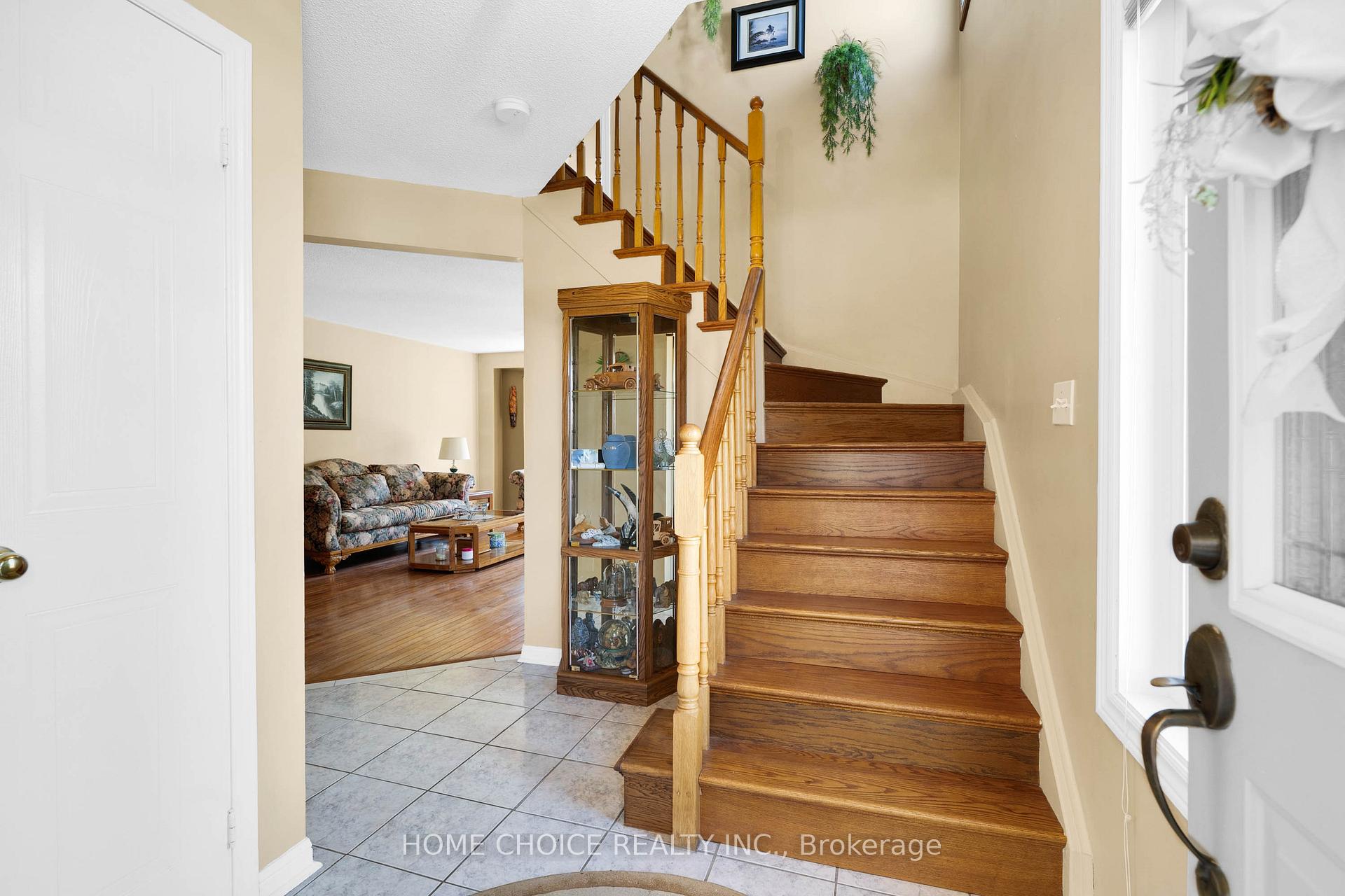 Photo 5 of 40 Aikens Crescent, Barrie, Holly — HOMEH