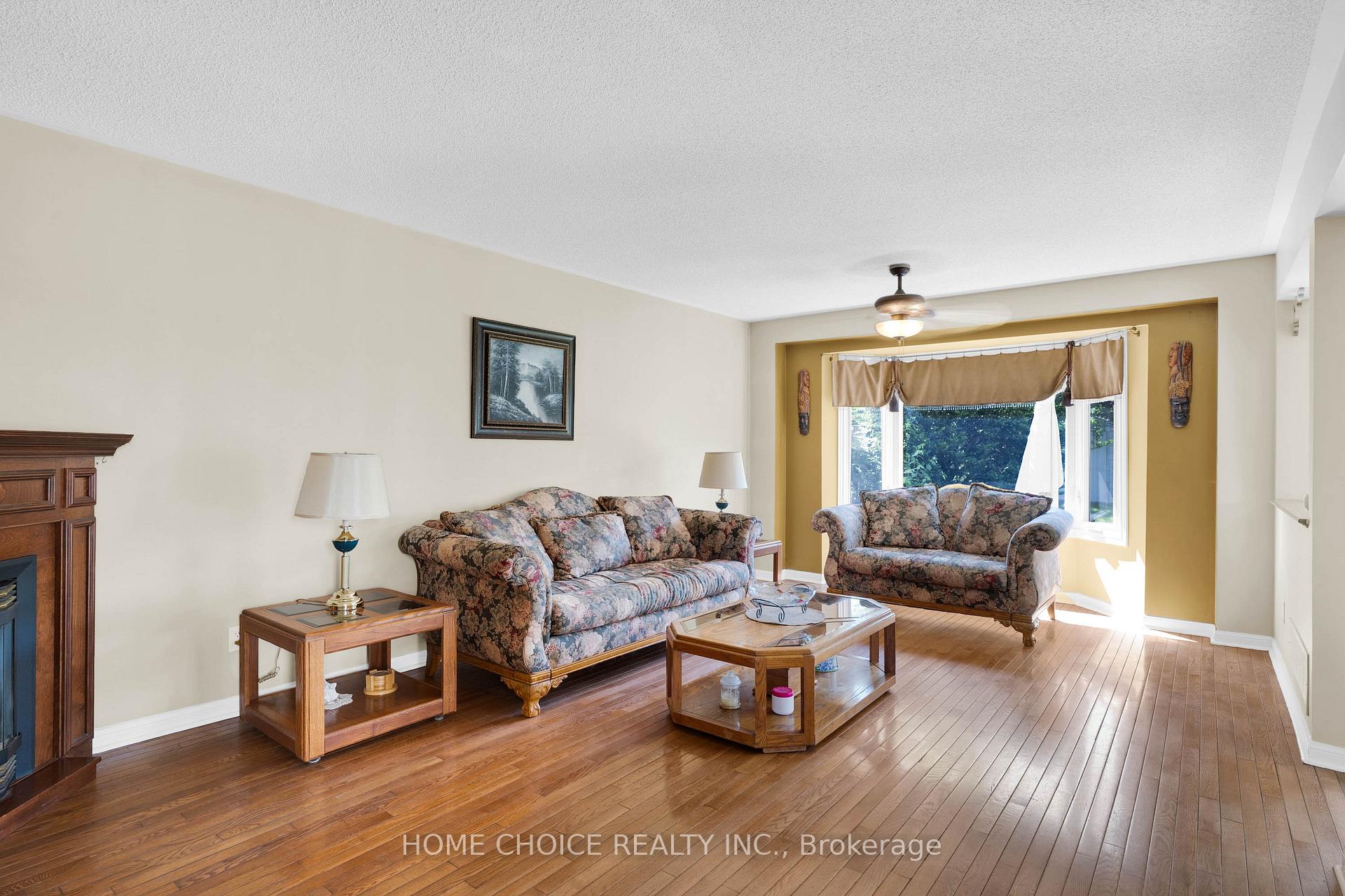 Photo 6 of 40 Aikens Crescent, Barrie, Holly — HOMEH