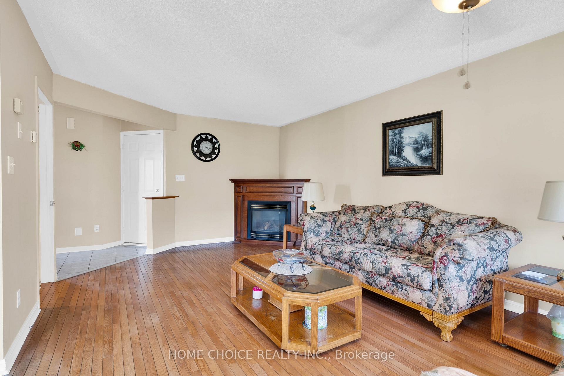 Photo 7 of 40 Aikens Crescent, Barrie, Holly — HOMEH