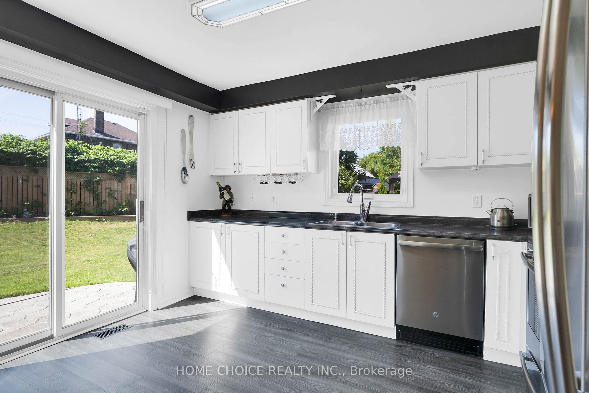 Photo 9 of 40 Aikens Crescent, Barrie, Holly — HOMEH