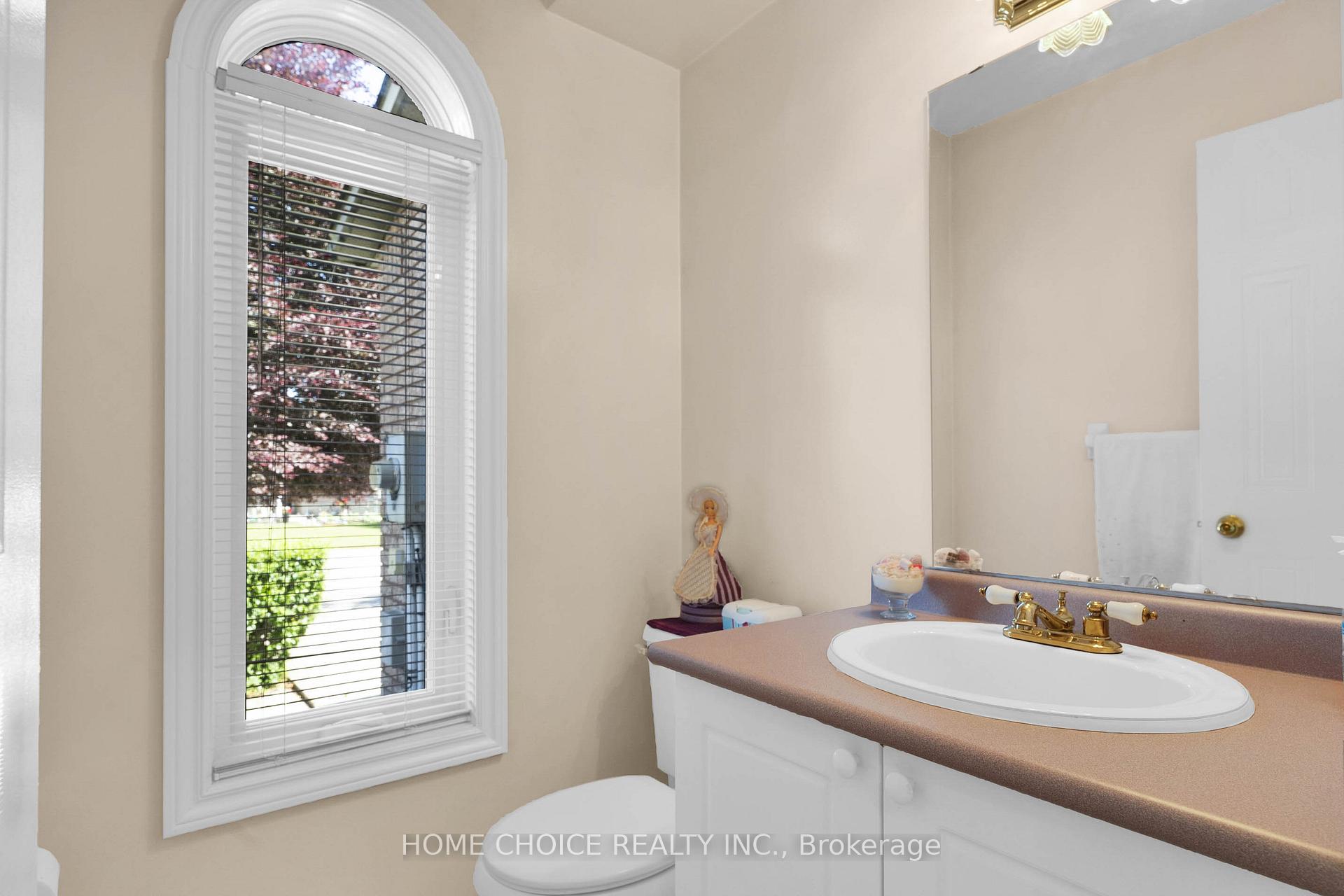 Photo 11 of 40 Aikens Crescent, Barrie, Holly — HOMEH
