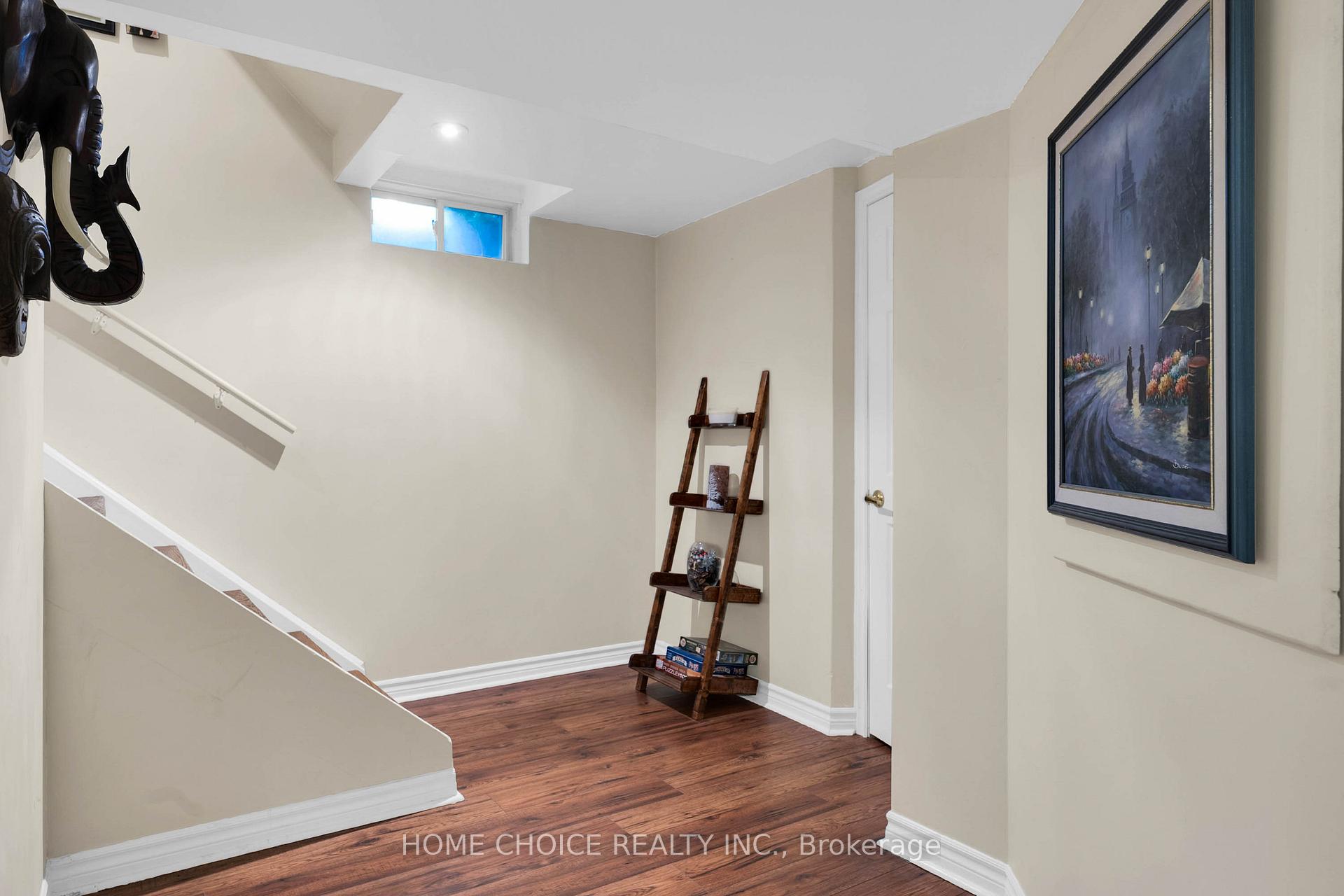 Photo 22 of 40 Aikens Crescent, Barrie, Holly — HOMEH