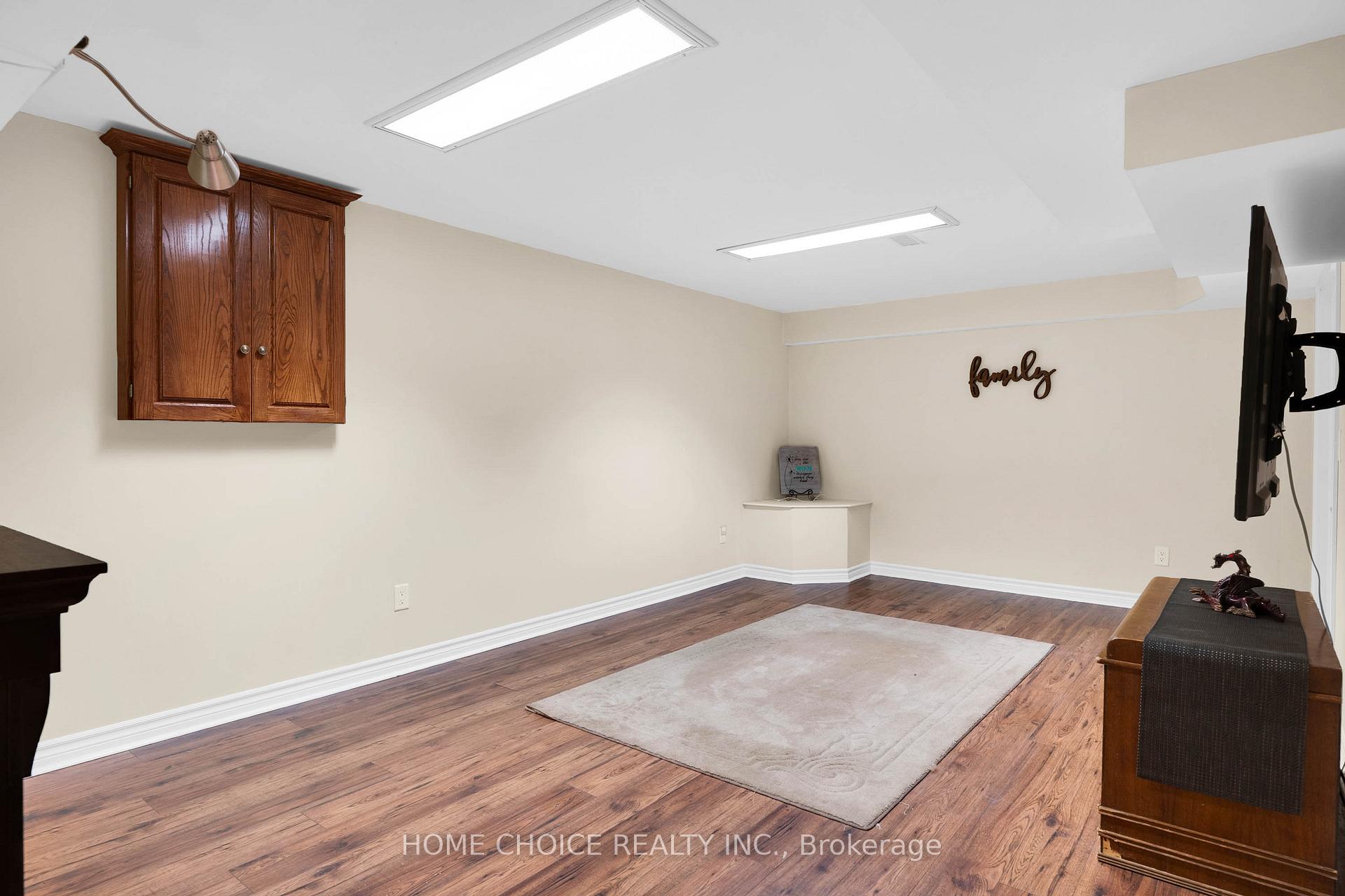 Photo 23 of 40 Aikens Crescent, Barrie, Holly — HOMEH
