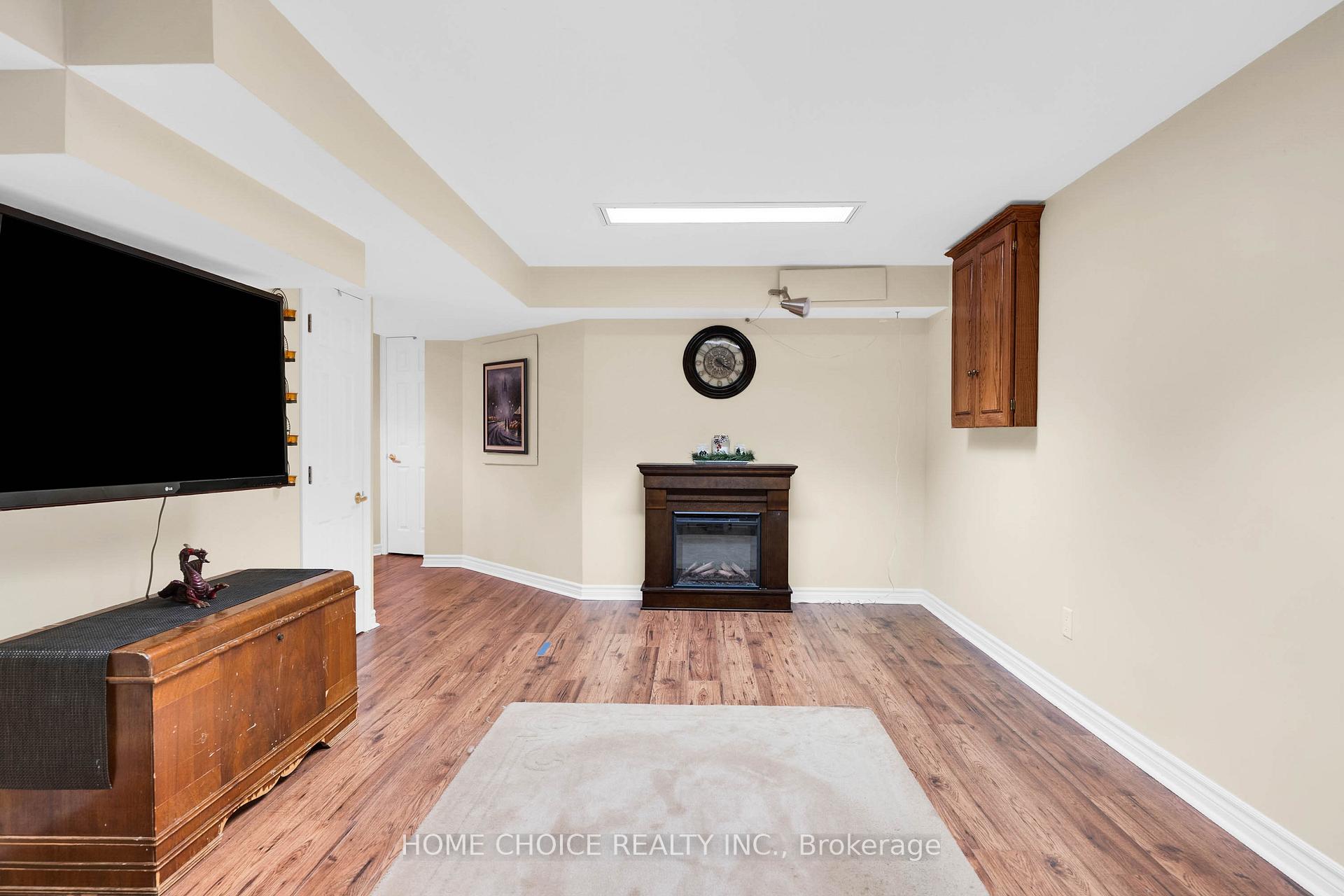 Photo 24 of 40 Aikens Crescent, Barrie, Holly — HOMEH