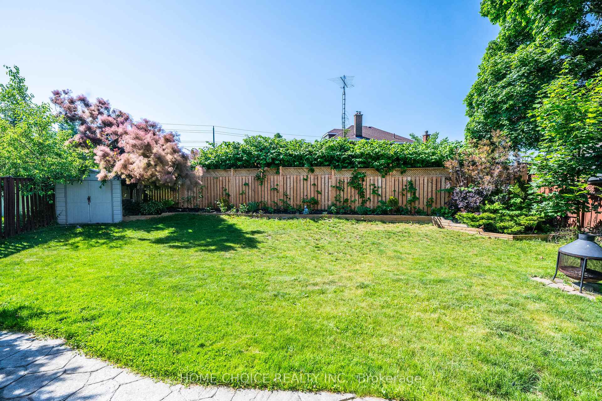 Photo 26 of 40 Aikens Crescent, Barrie, Holly — HOMEH